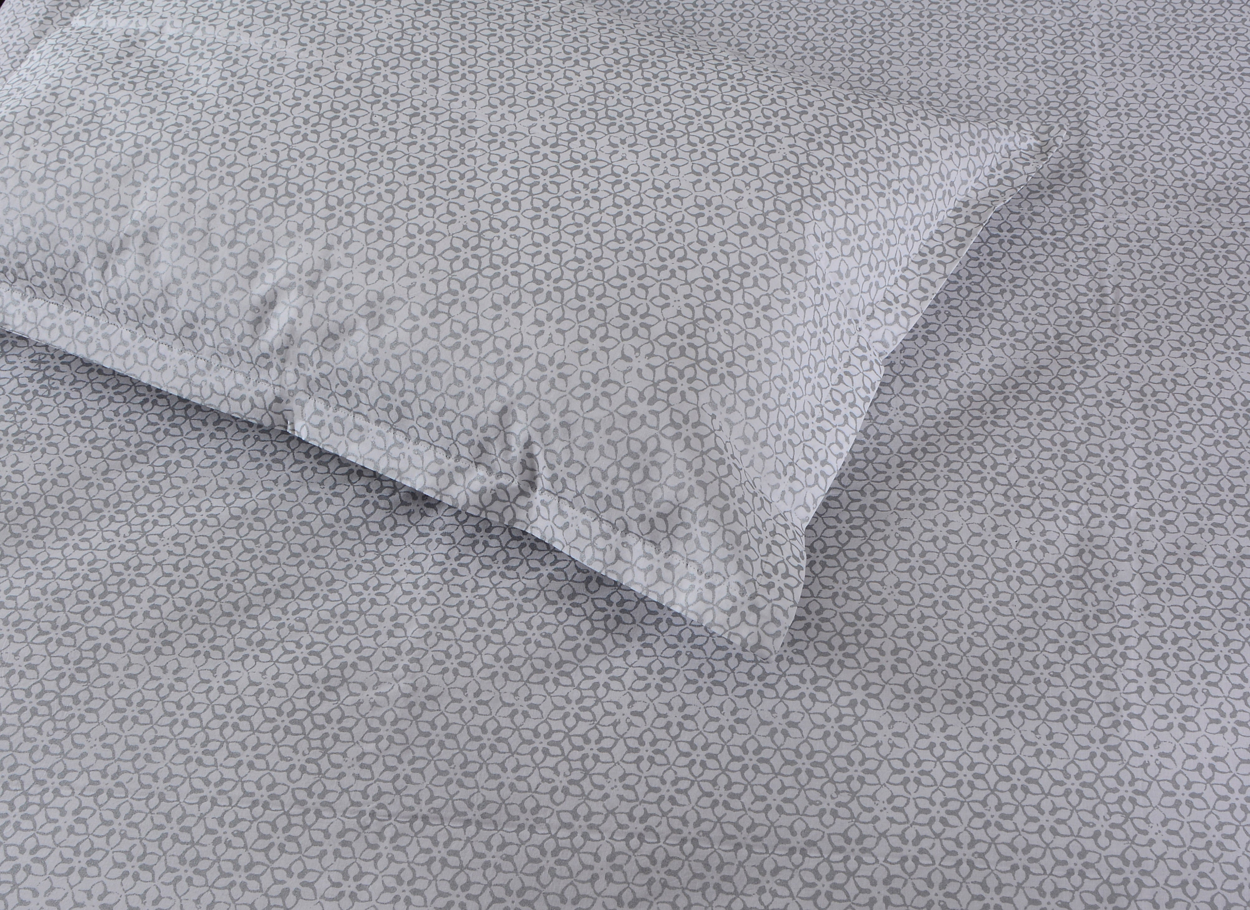 Silver Jaal - Bed Sheet