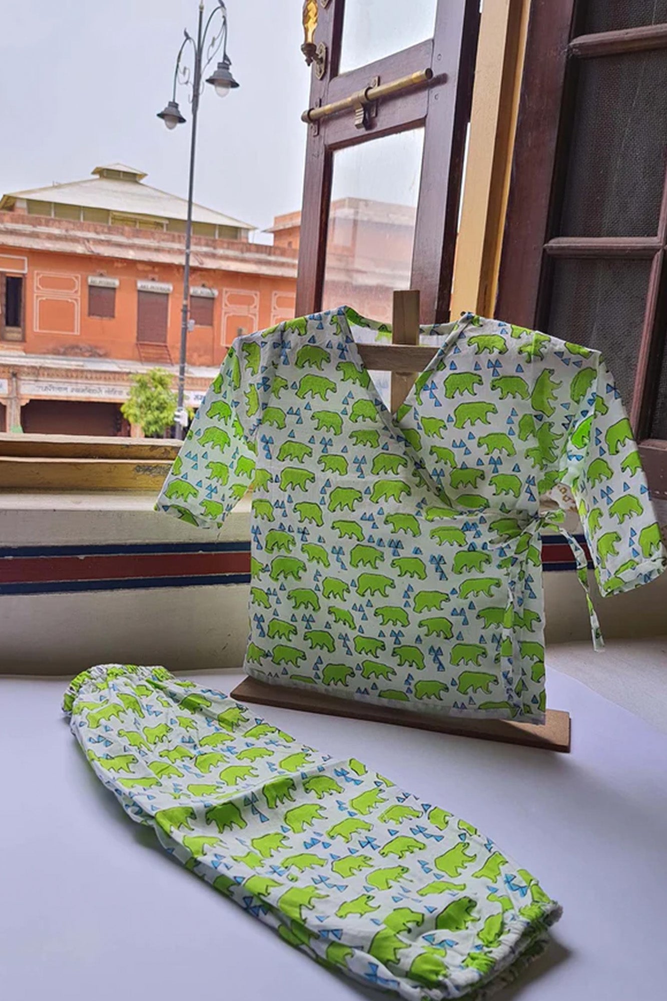 Hippo Angarakha Top With Pajama