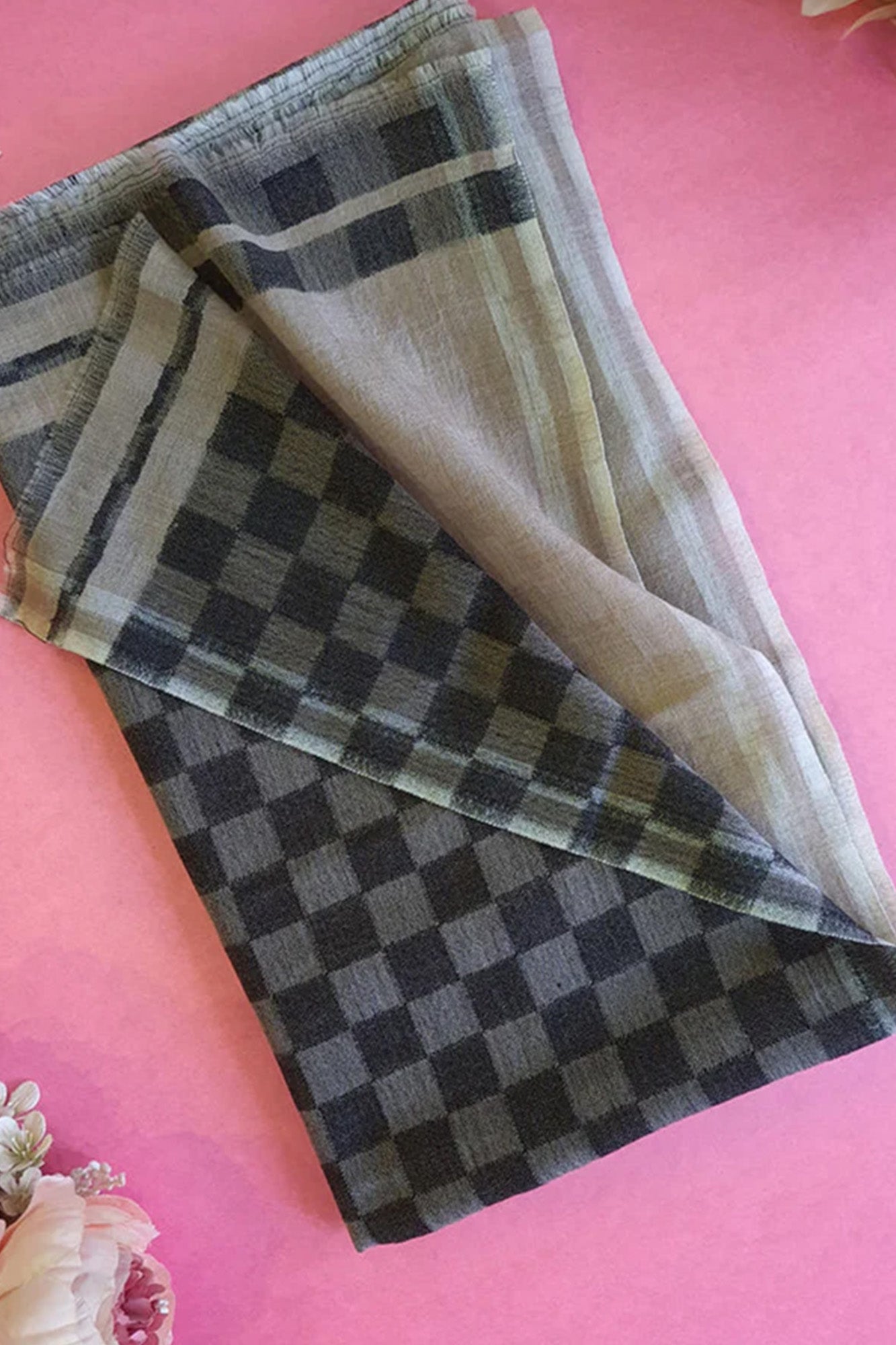 Pashmina Chekered Grey