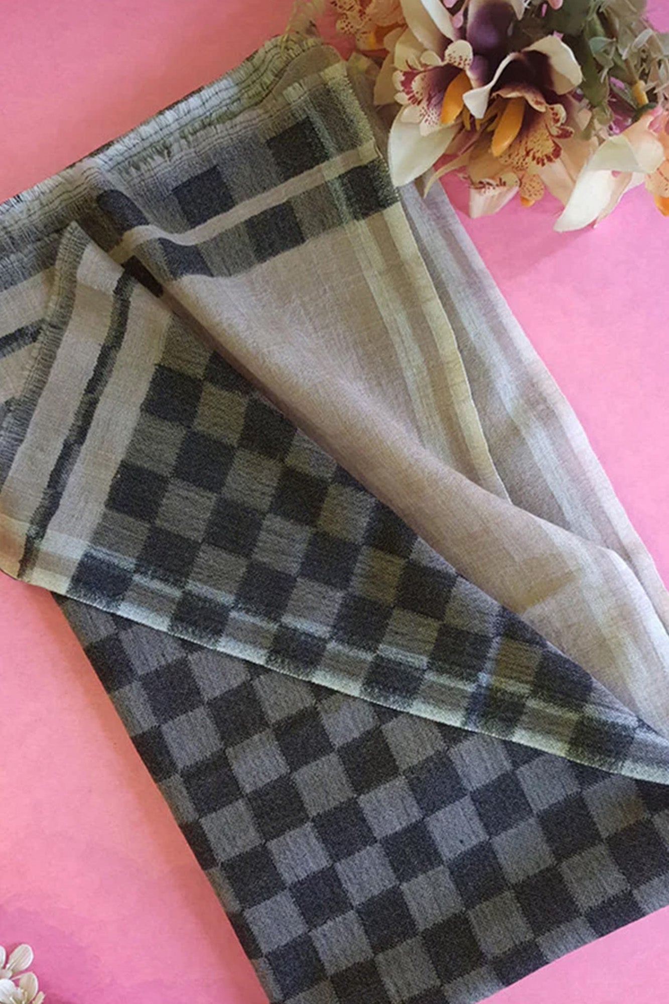 Pashmina Chekered Grey
