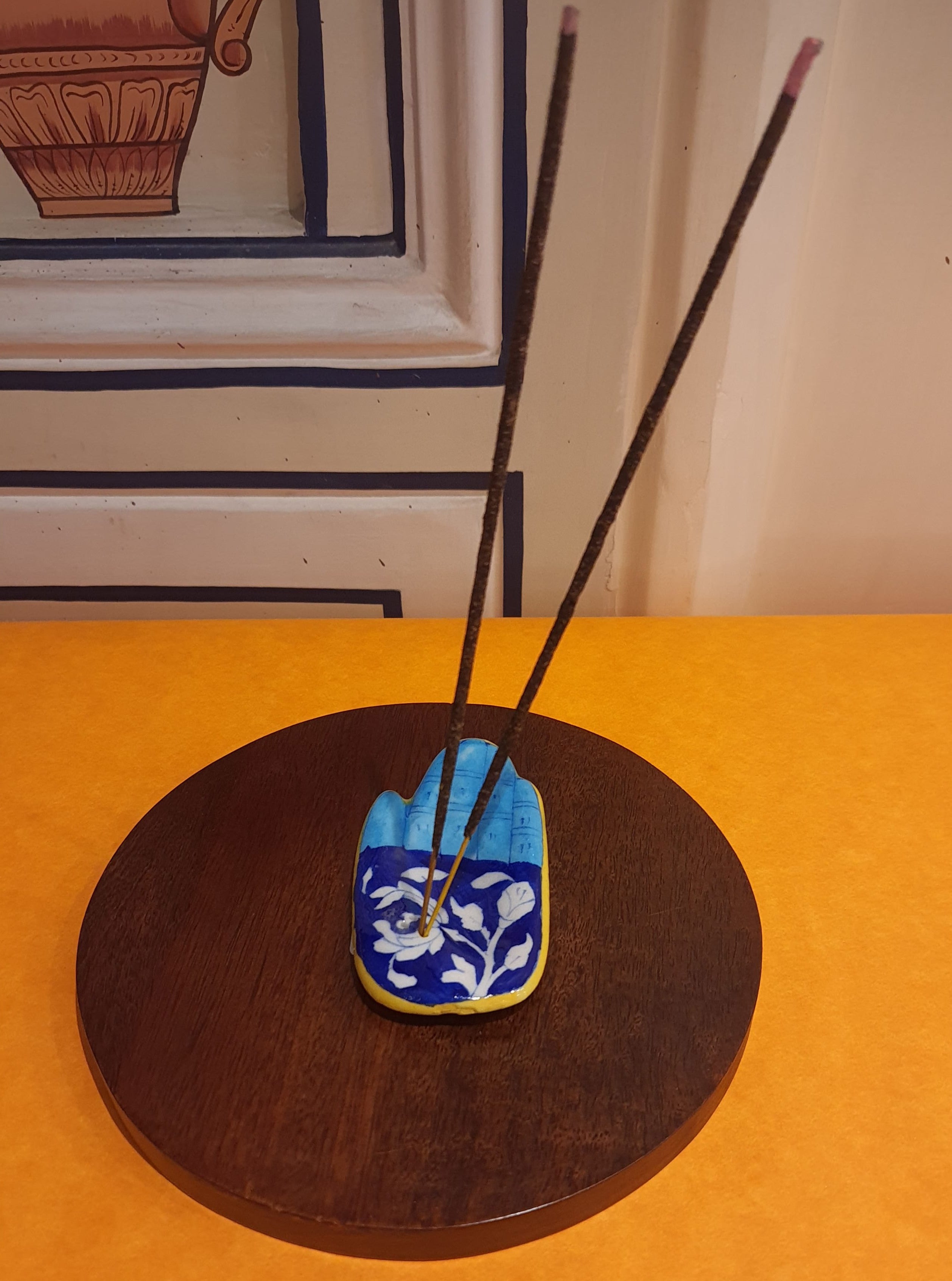 Insence Hand Lotus Ceramic