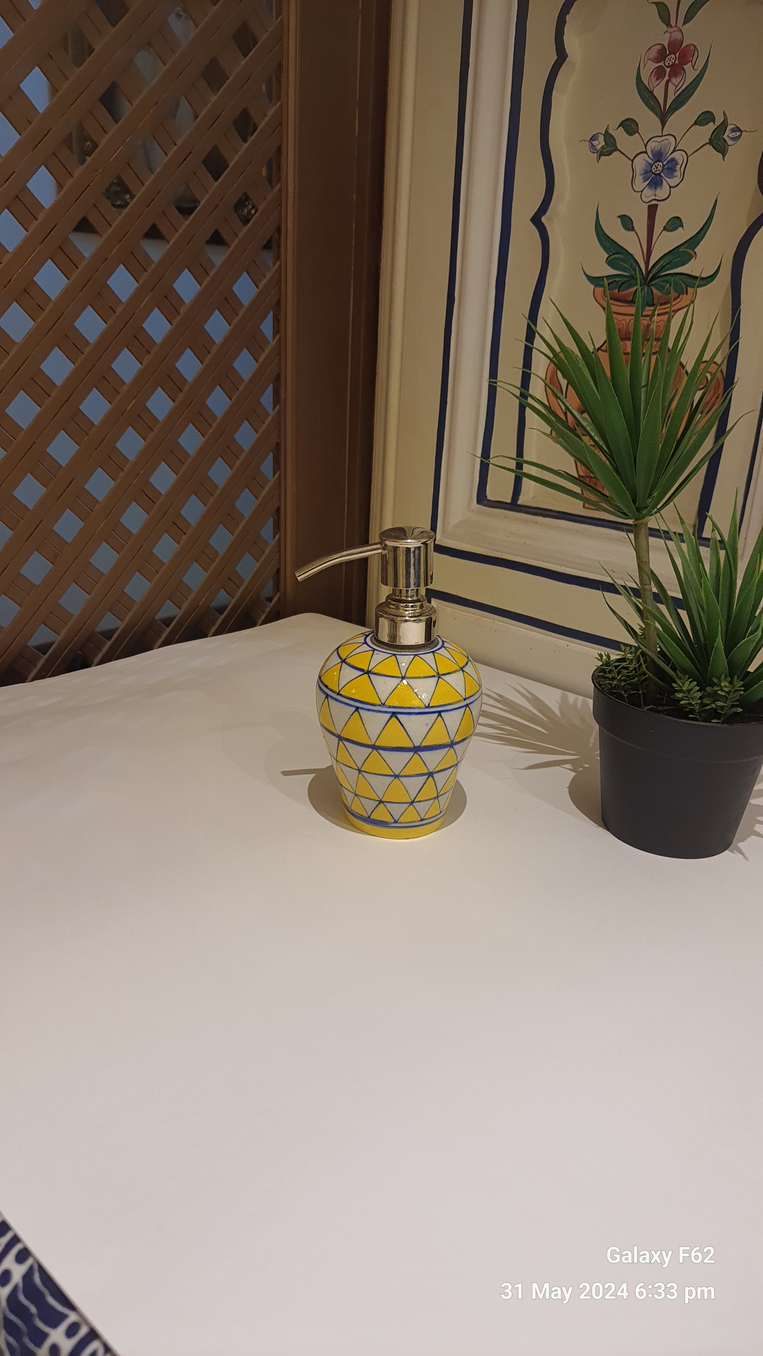 Dispencer Yellow Ceramic