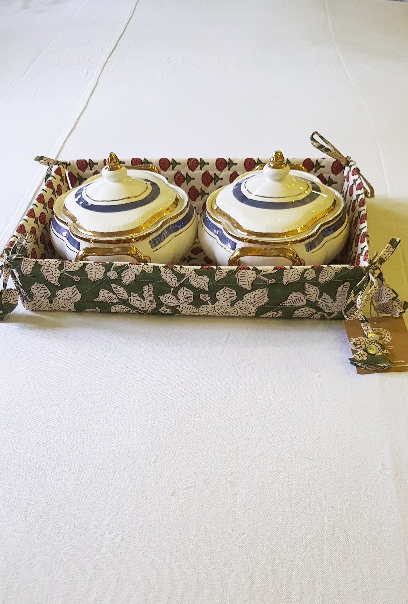 Leaf Fenestration Bread Basket