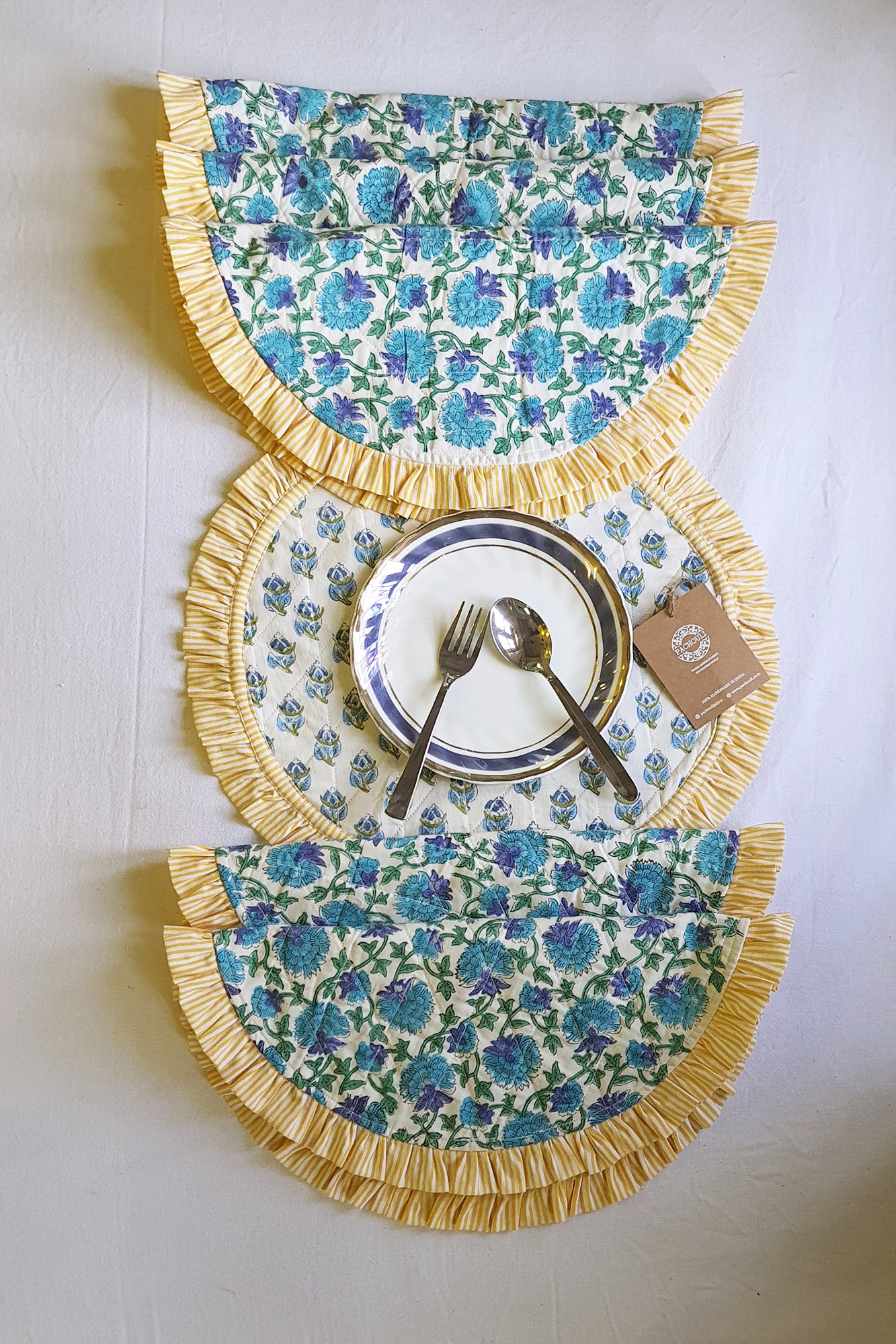 Aqua Motifs Reversible Round Placemat Set