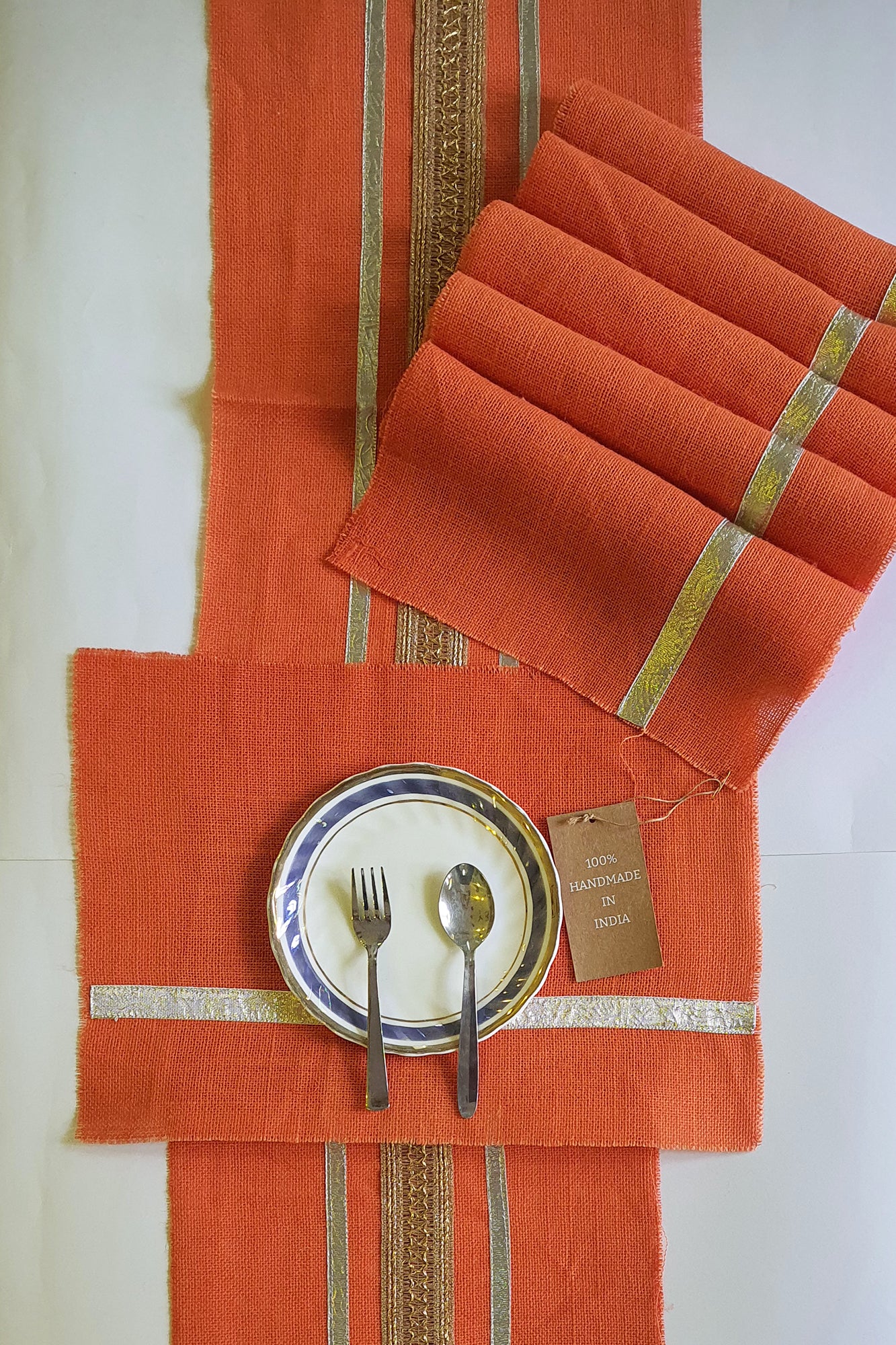 Zari Gotten Placemat Set With Runner