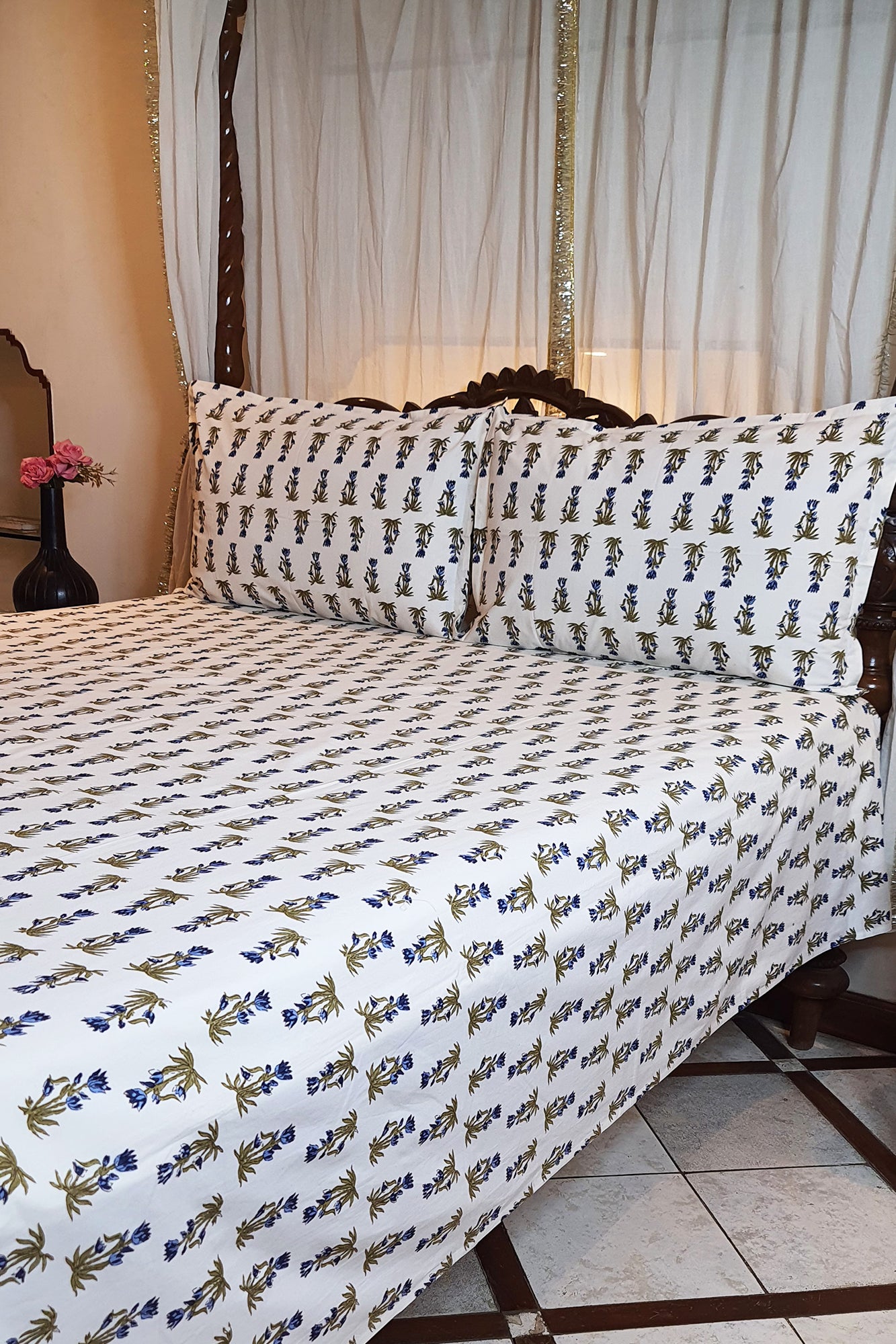 Tulip Blue Bed Sheet With Pillow