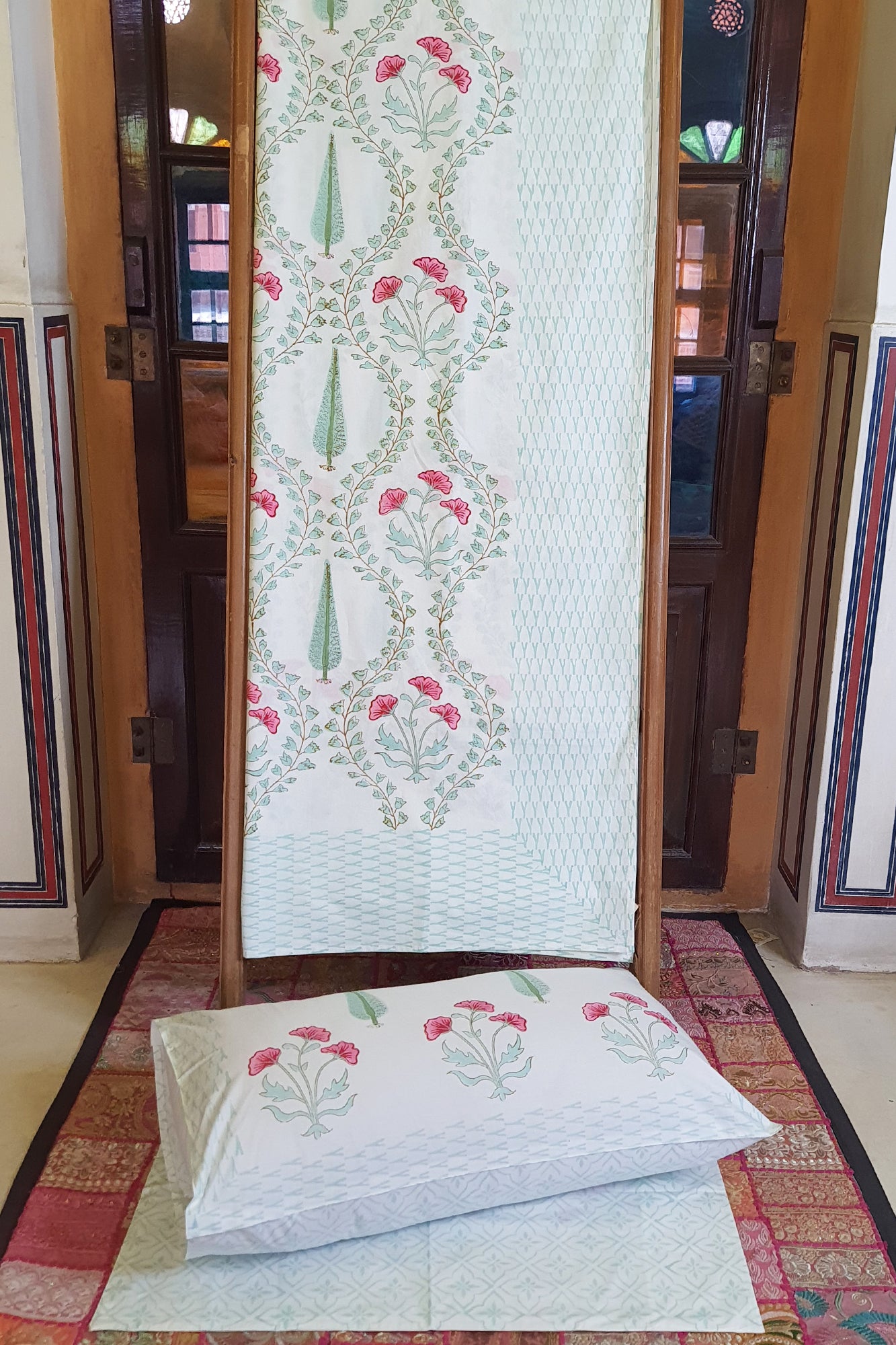 Noor-e-Gul Bed Sheet With Pillow Cover