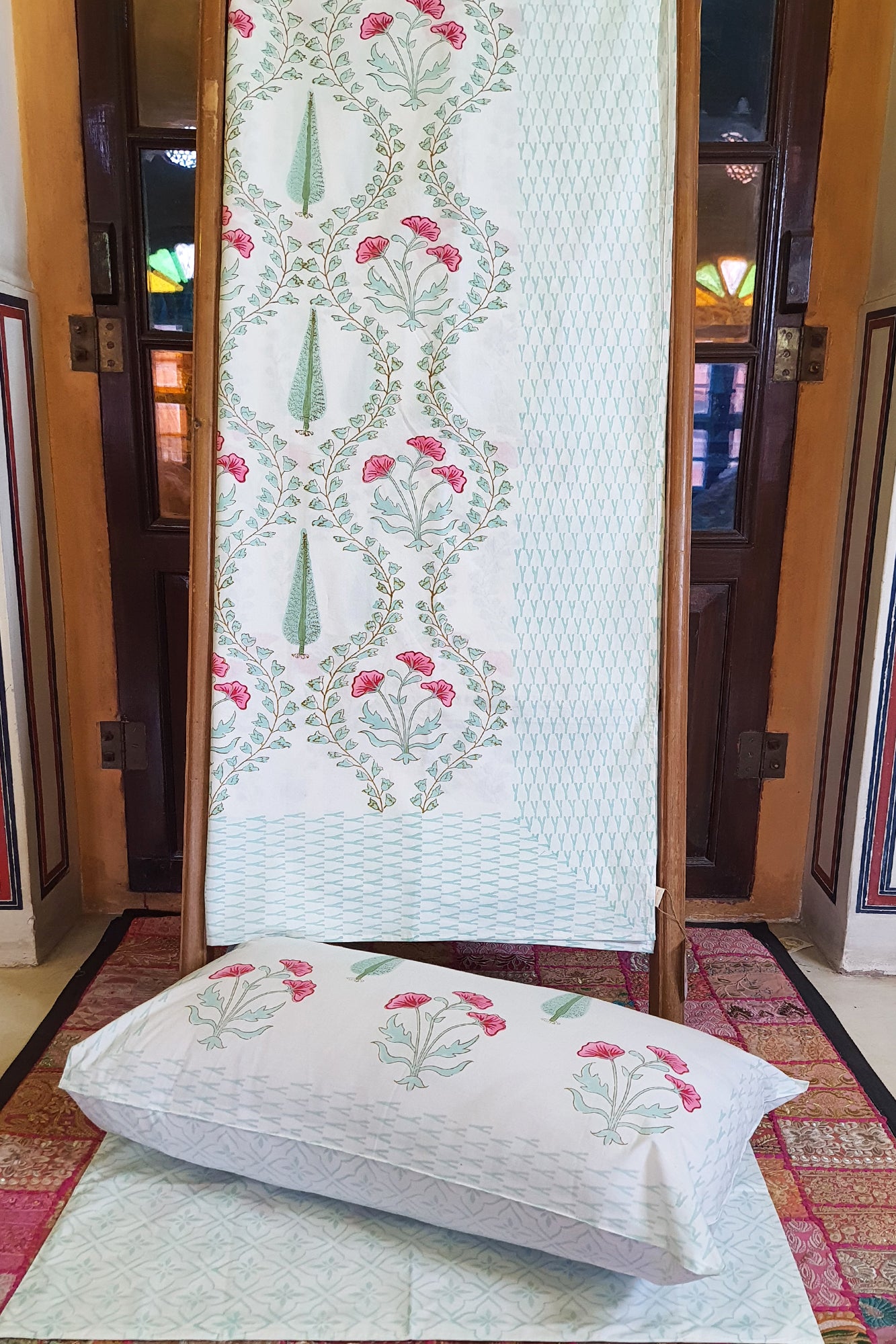 Noor-e-Gul Bed Sheet With Pillow Cover