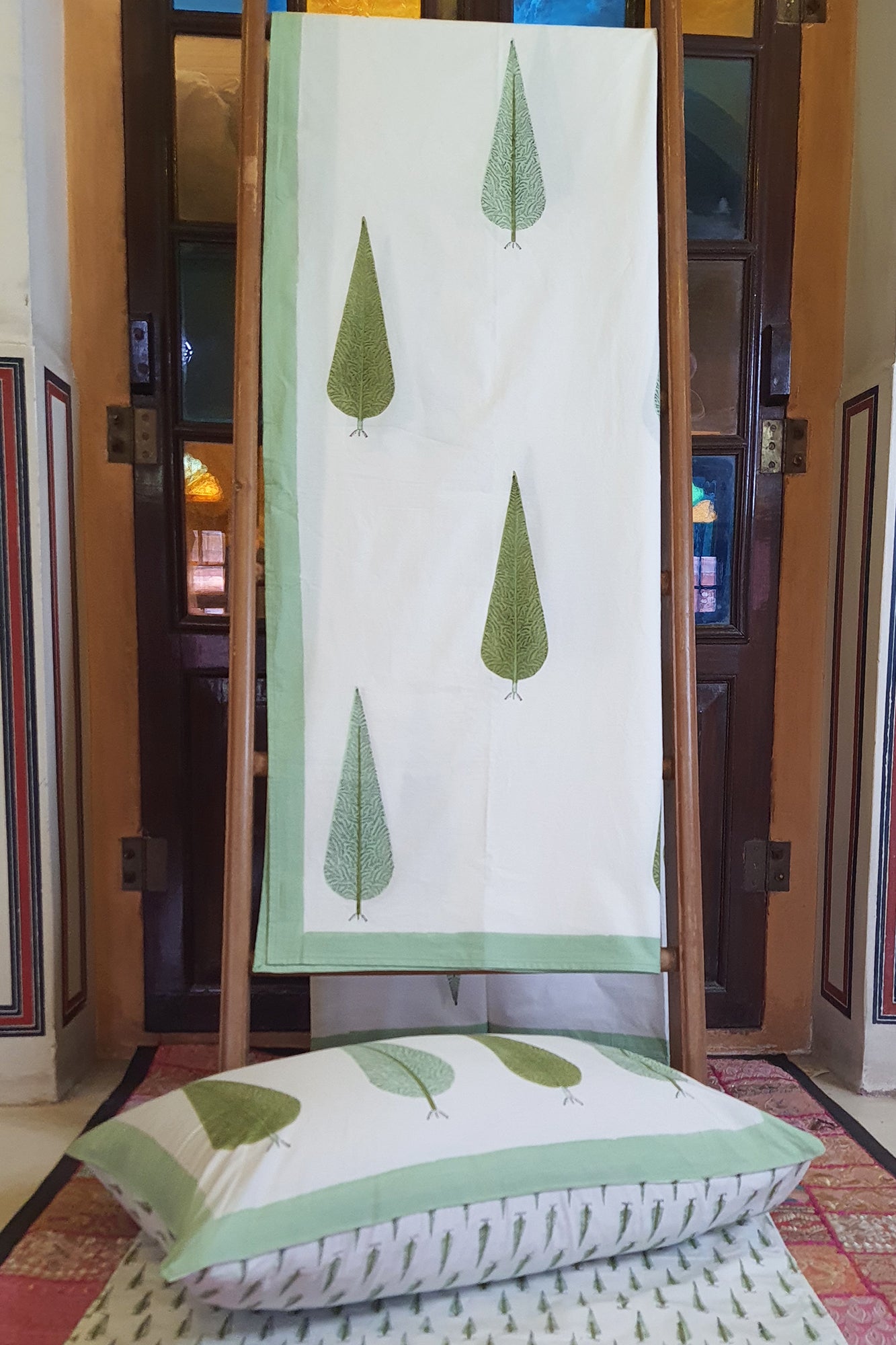 Mughal Leaf Bed Sheet With Pillow