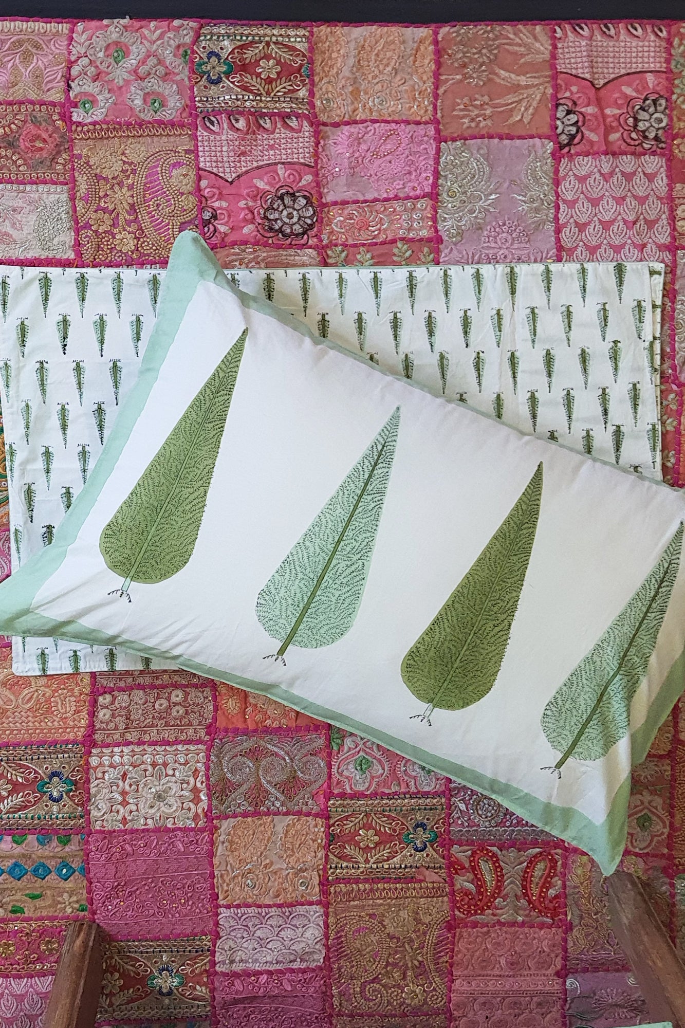 Mughal Leaf Bed Sheet With Pillow