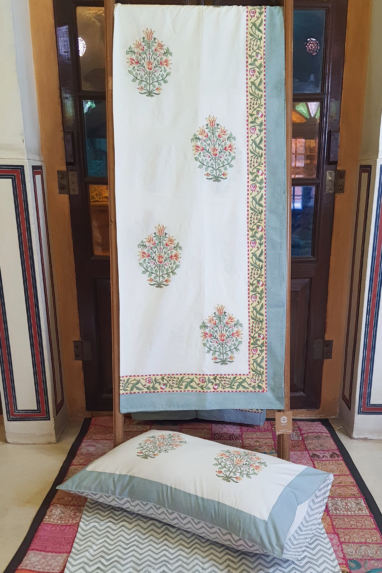 Gulmohar Bed Sheet With Pillow