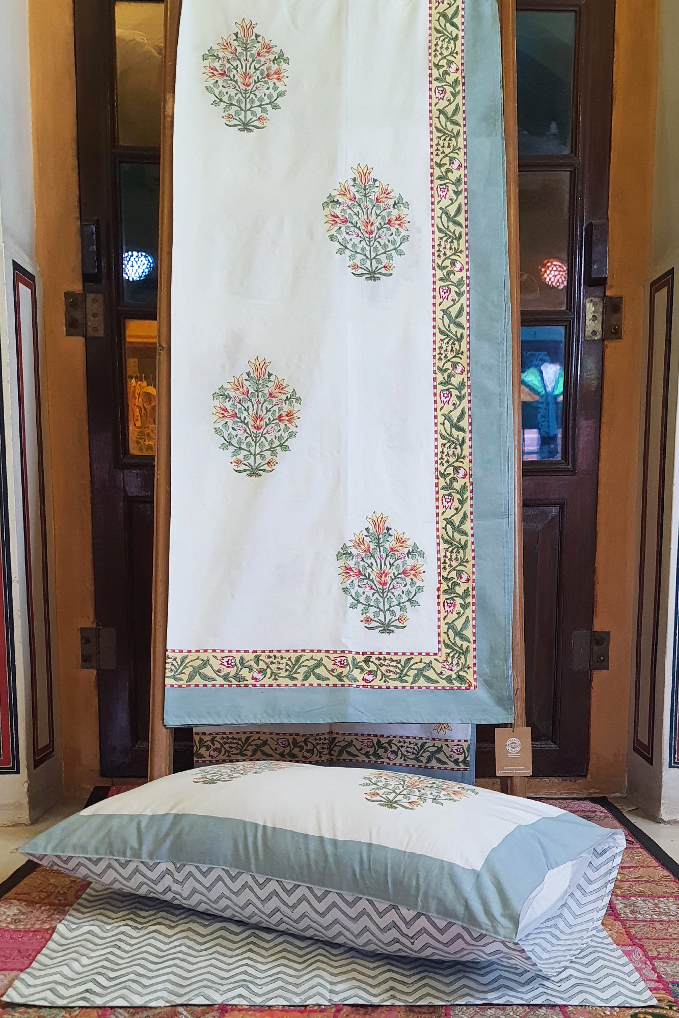 Gulmohar Bed Sheet With Pillow