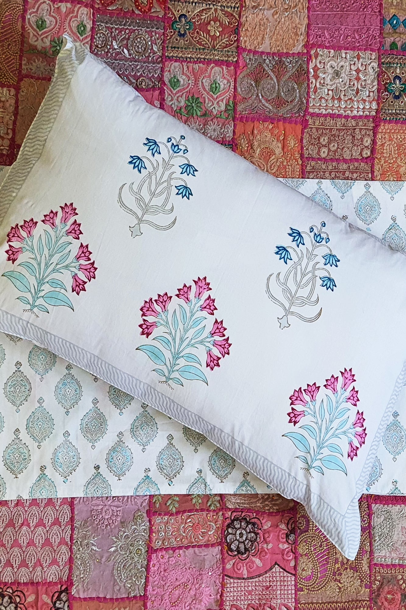 Meher Gul Buta Bed Sheet With Pillow