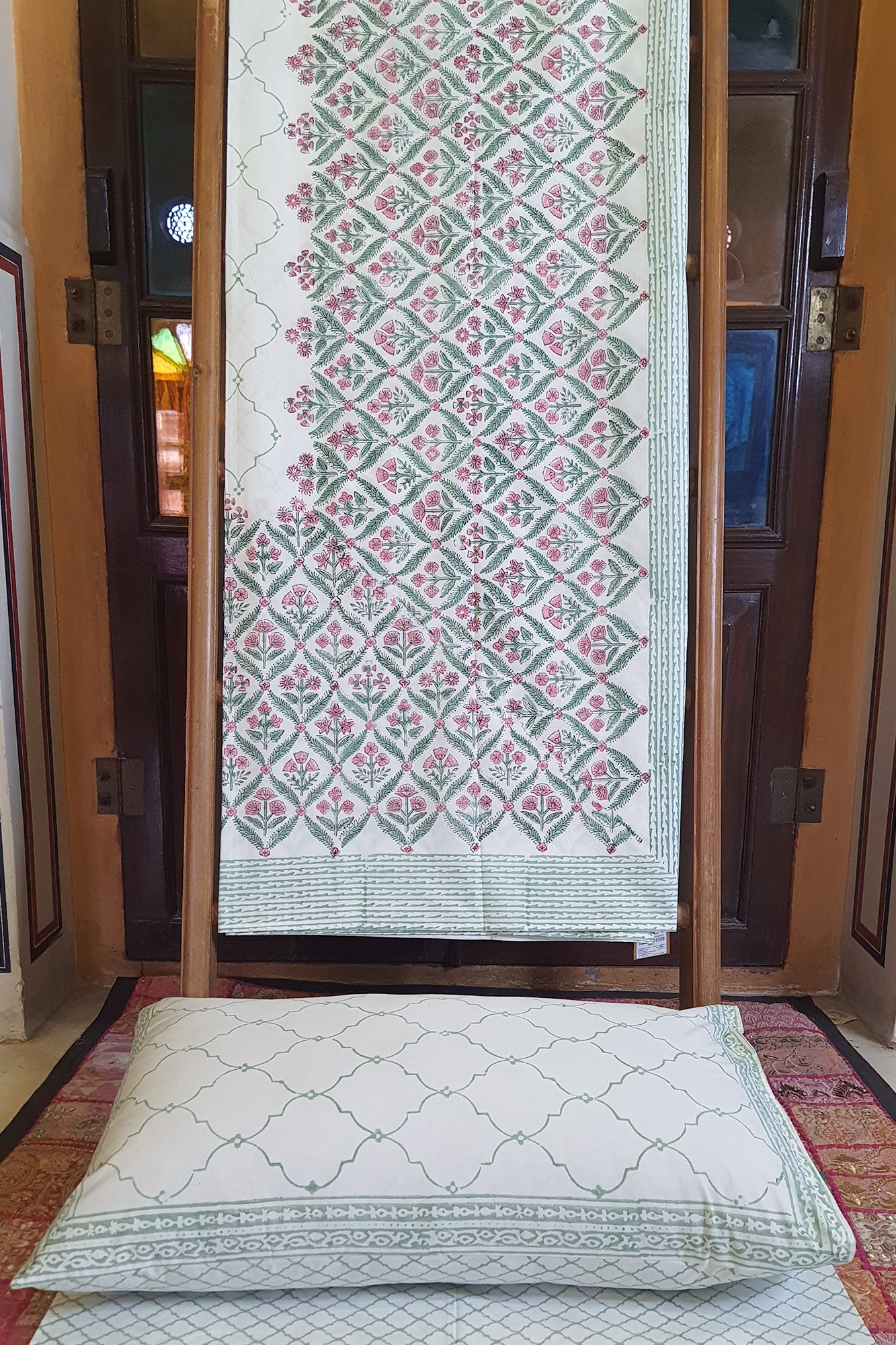 Gulzar Bed Sheet With Pillow
