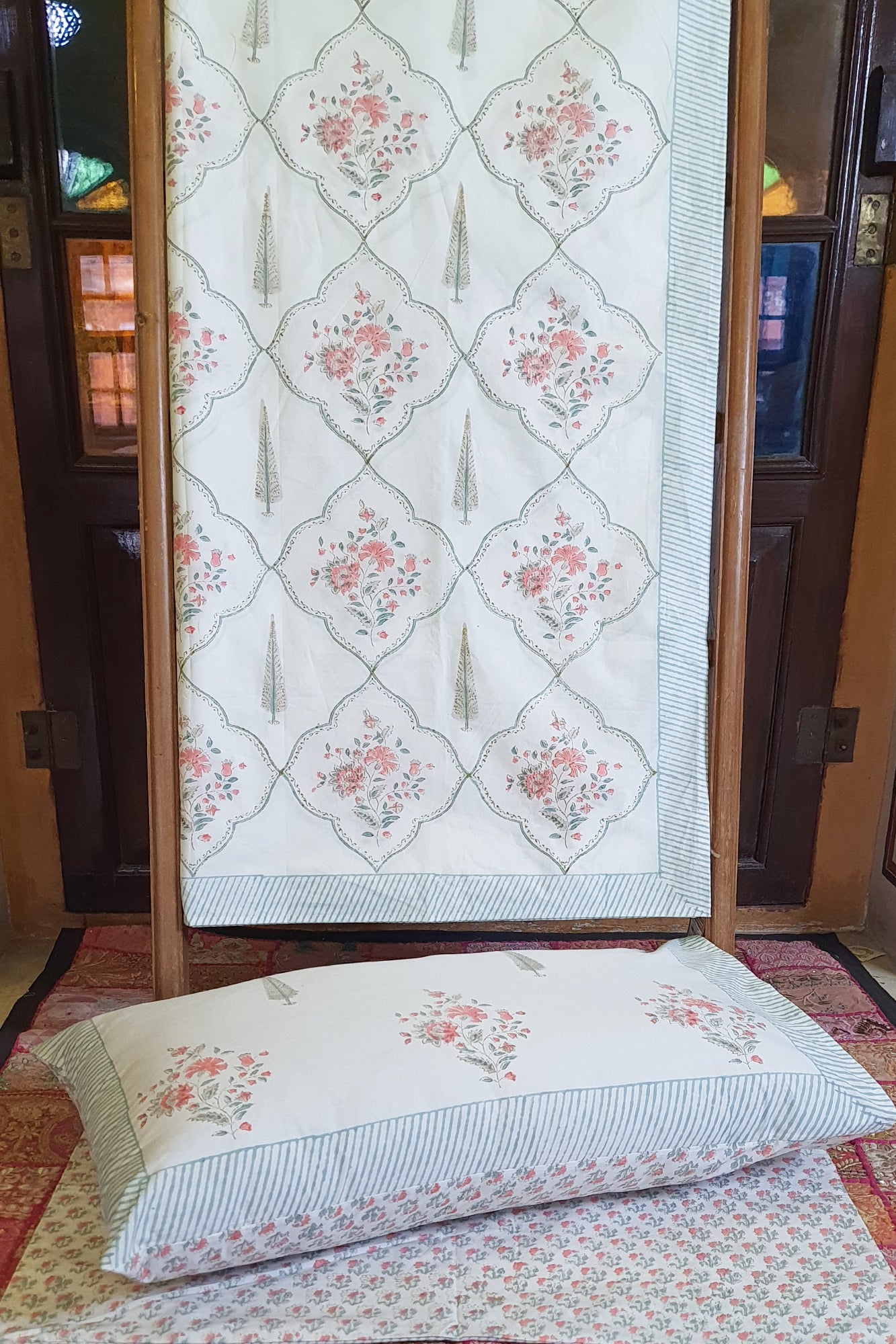 Shabnam Floral Bed Sheet With Pillow