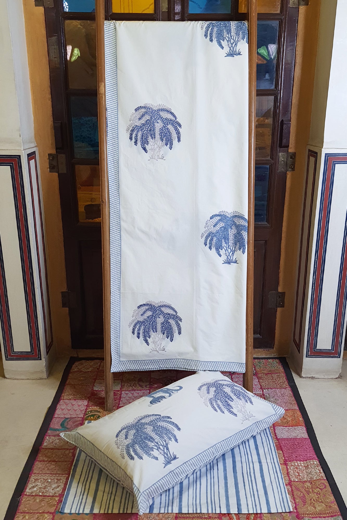 Blue Panther Bed Sheet With Pillow