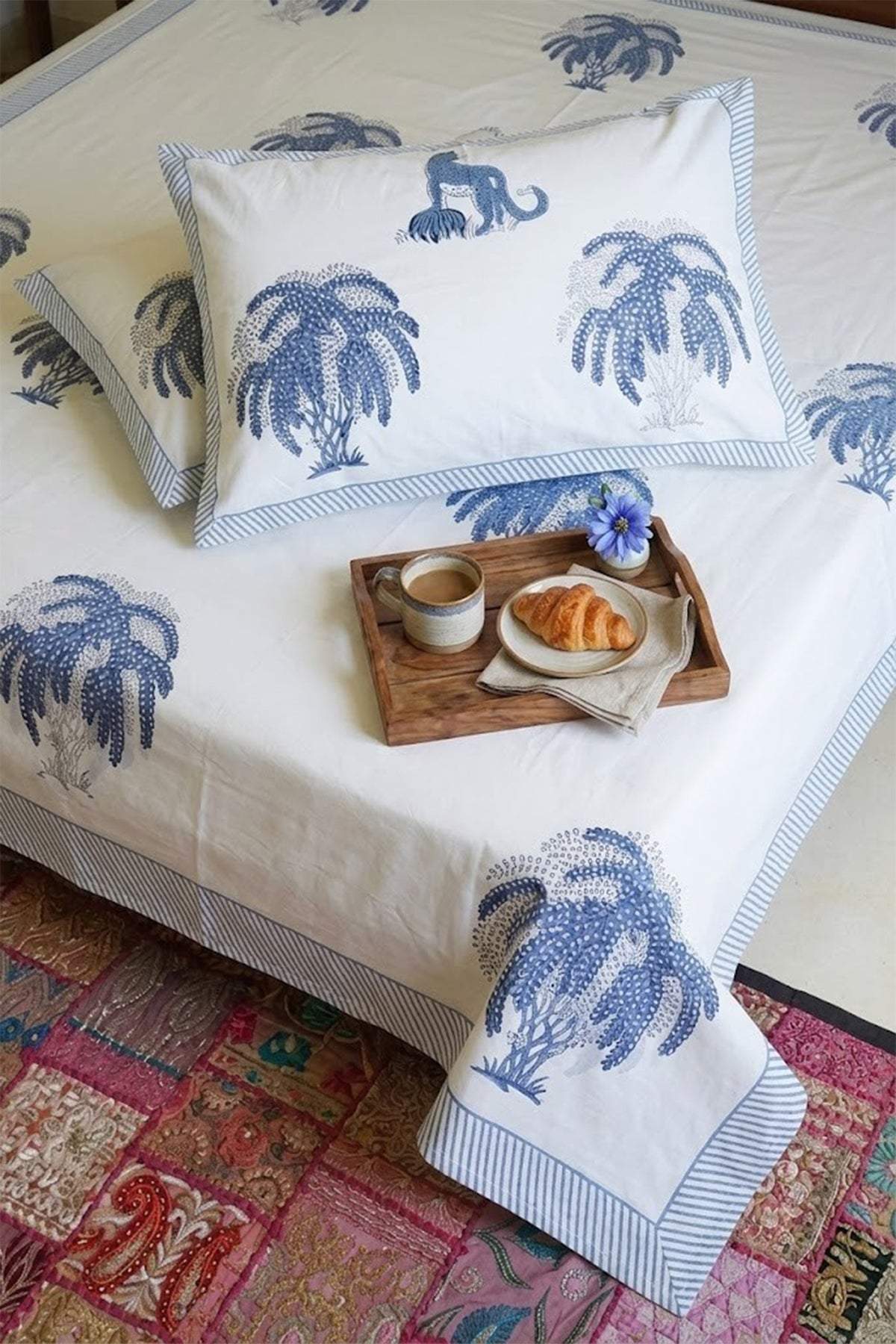 Blue Panther Bed Sheet With Pillow