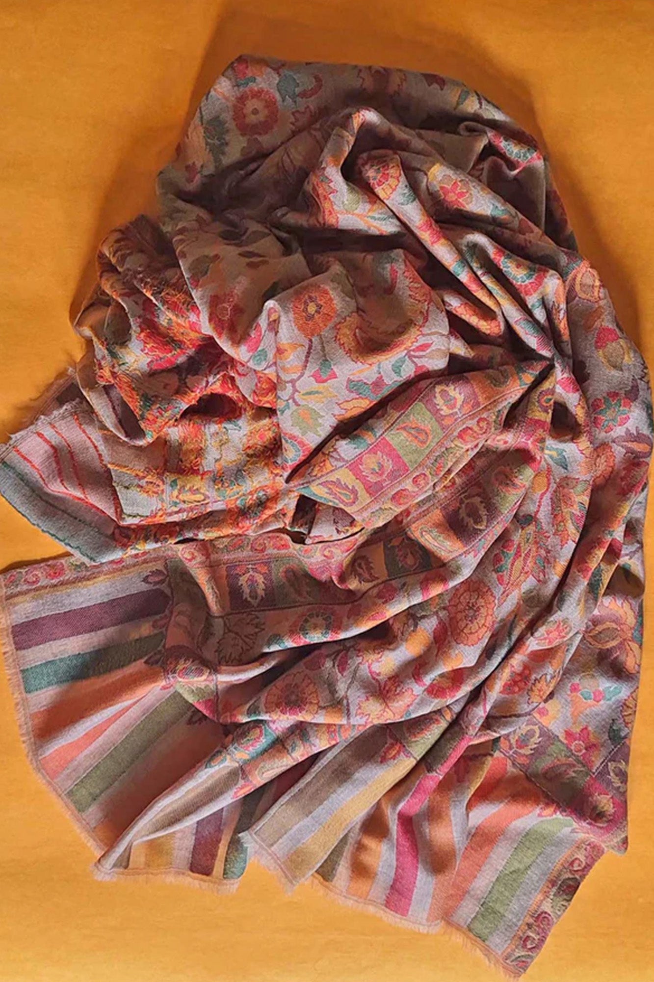Pashmina Kani Saffron Garden