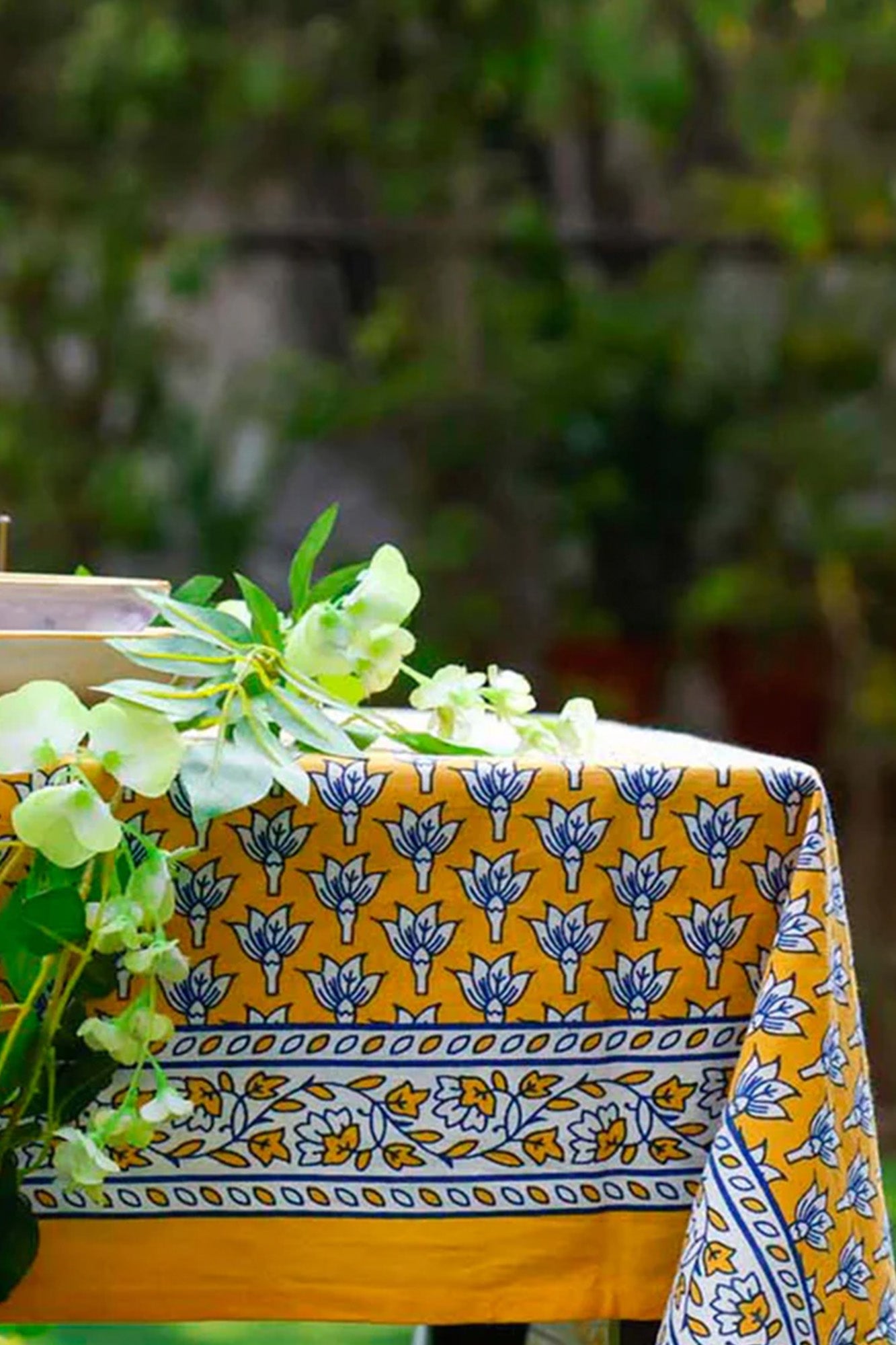 Table Cover Lotus Yellow