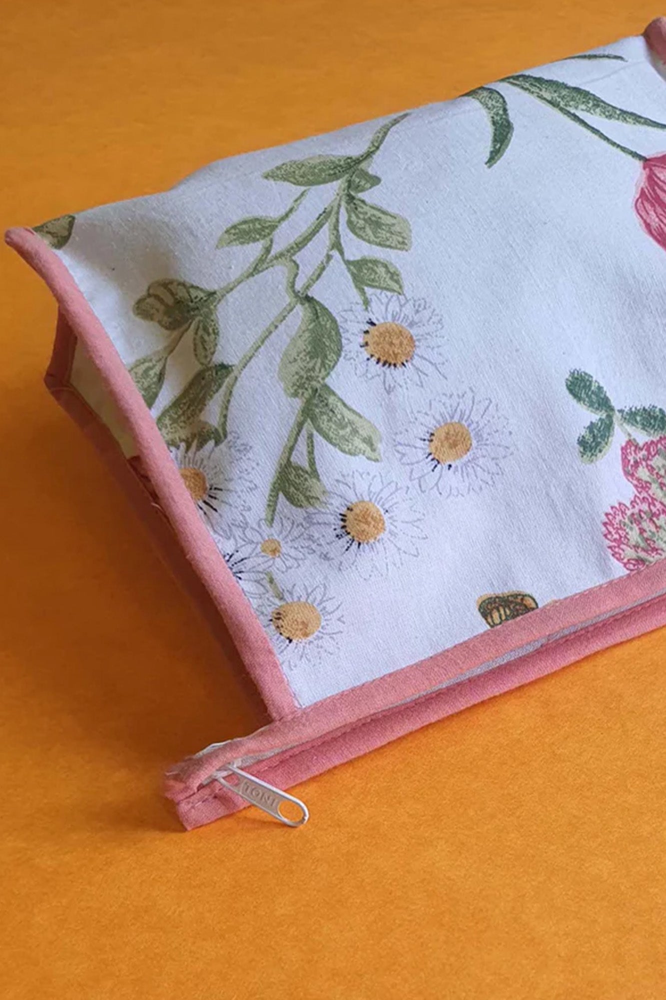 Pouch Canvas Blue Rose
