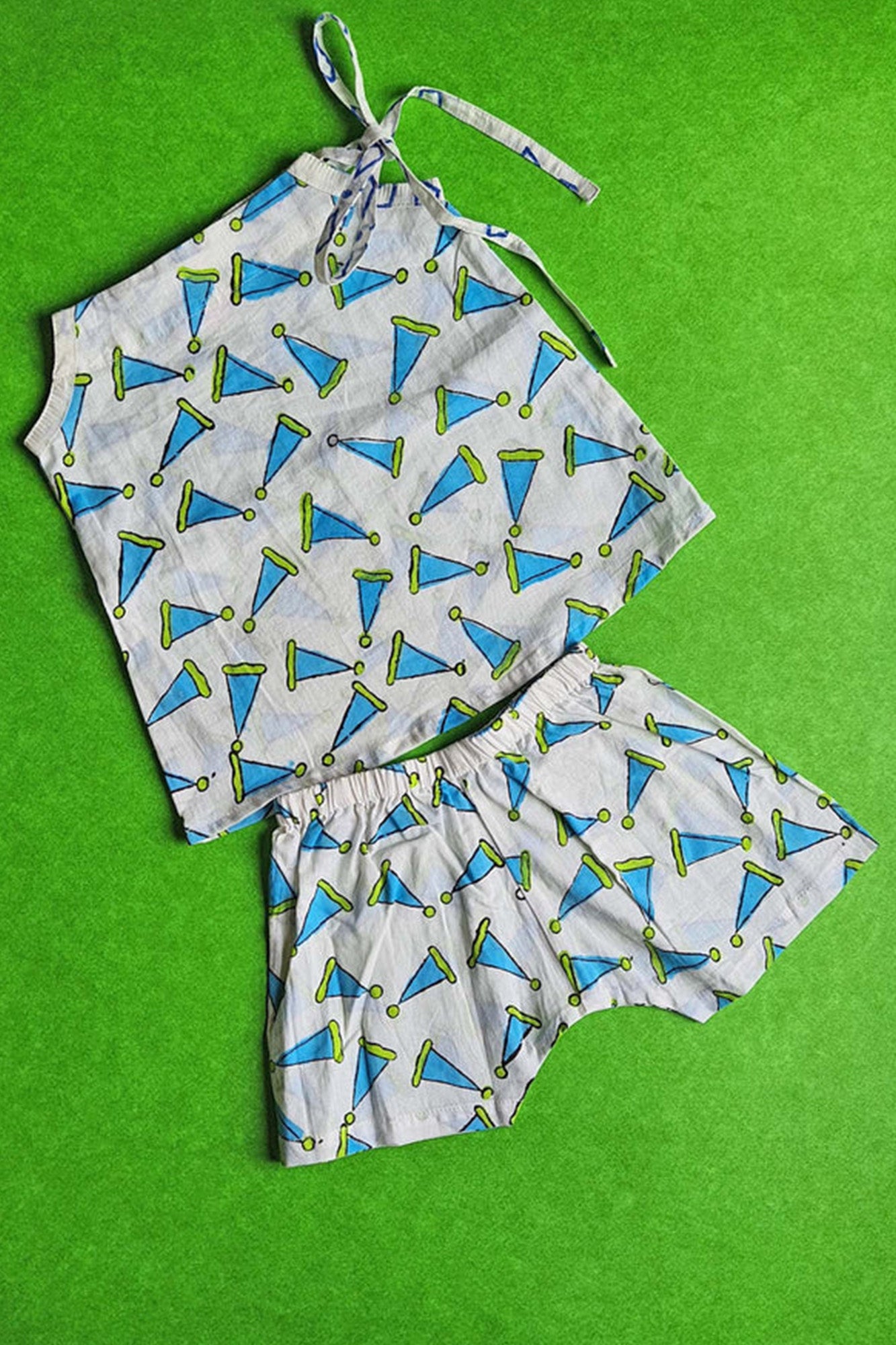 Christmas Cape Dori Top With Shorts