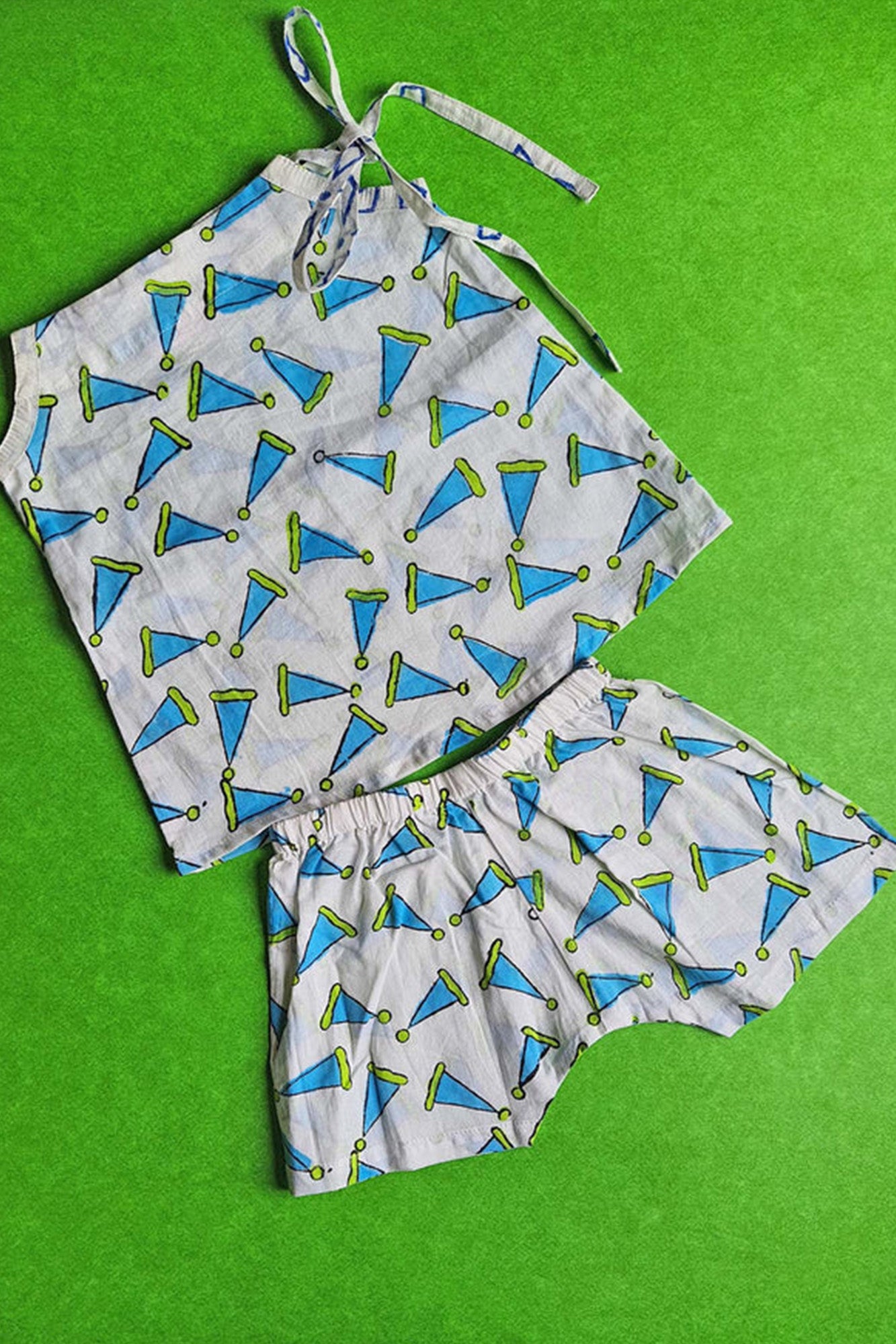 Christmas Cape Dori Top With Shorts