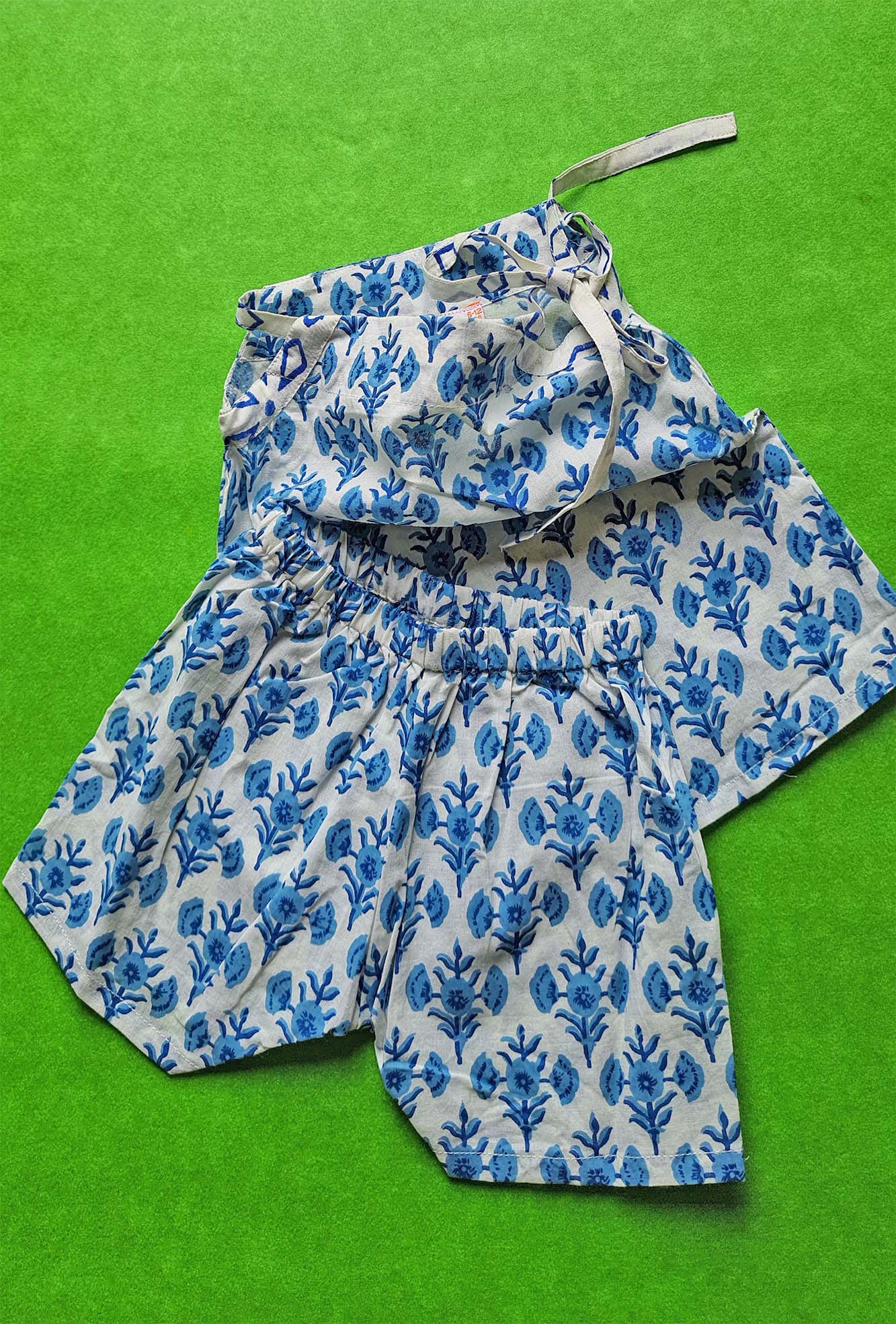 Blue Motifs Top Dori With Shorts