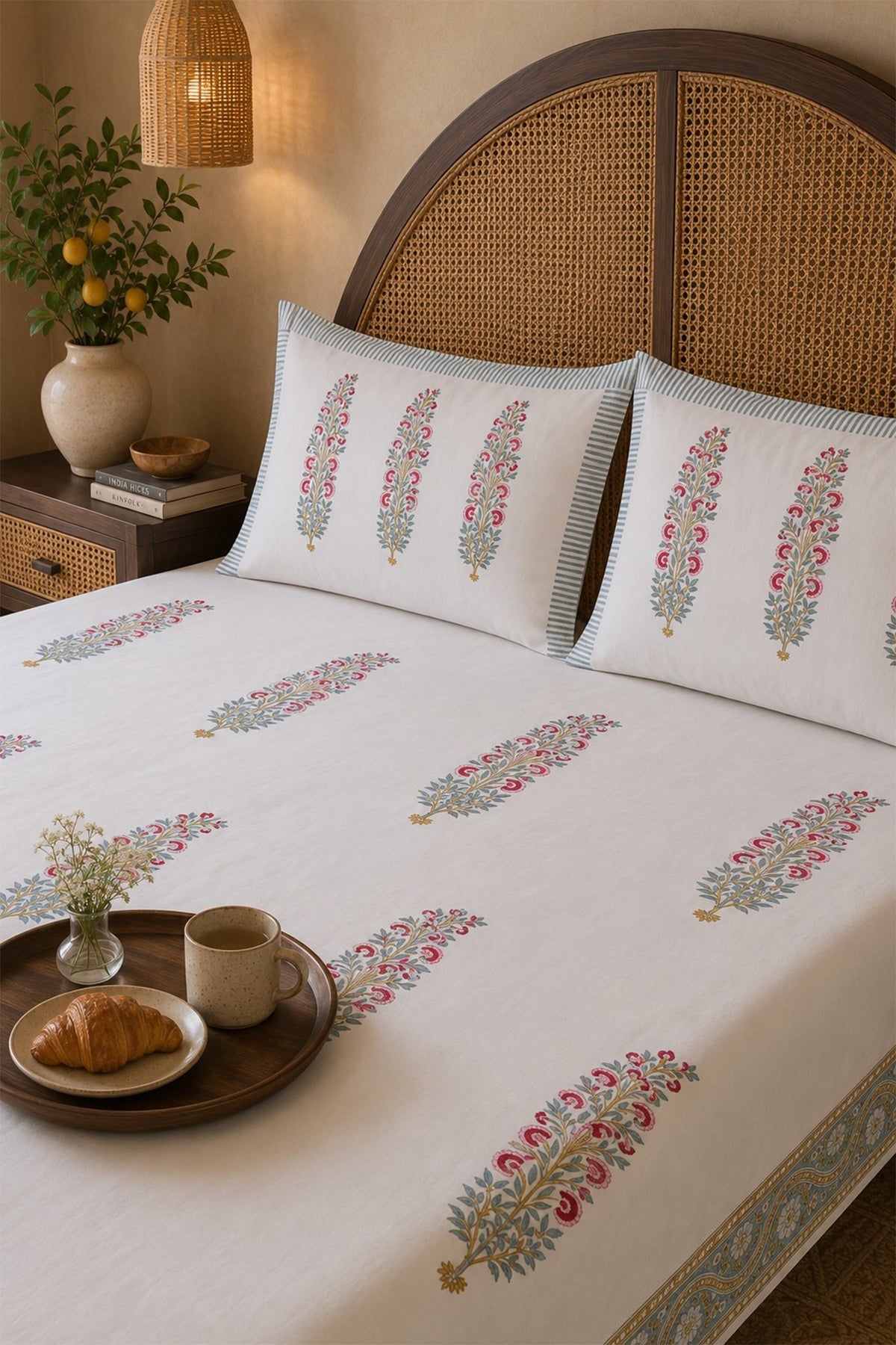Leafage Pink Bed Sheet With Pillow