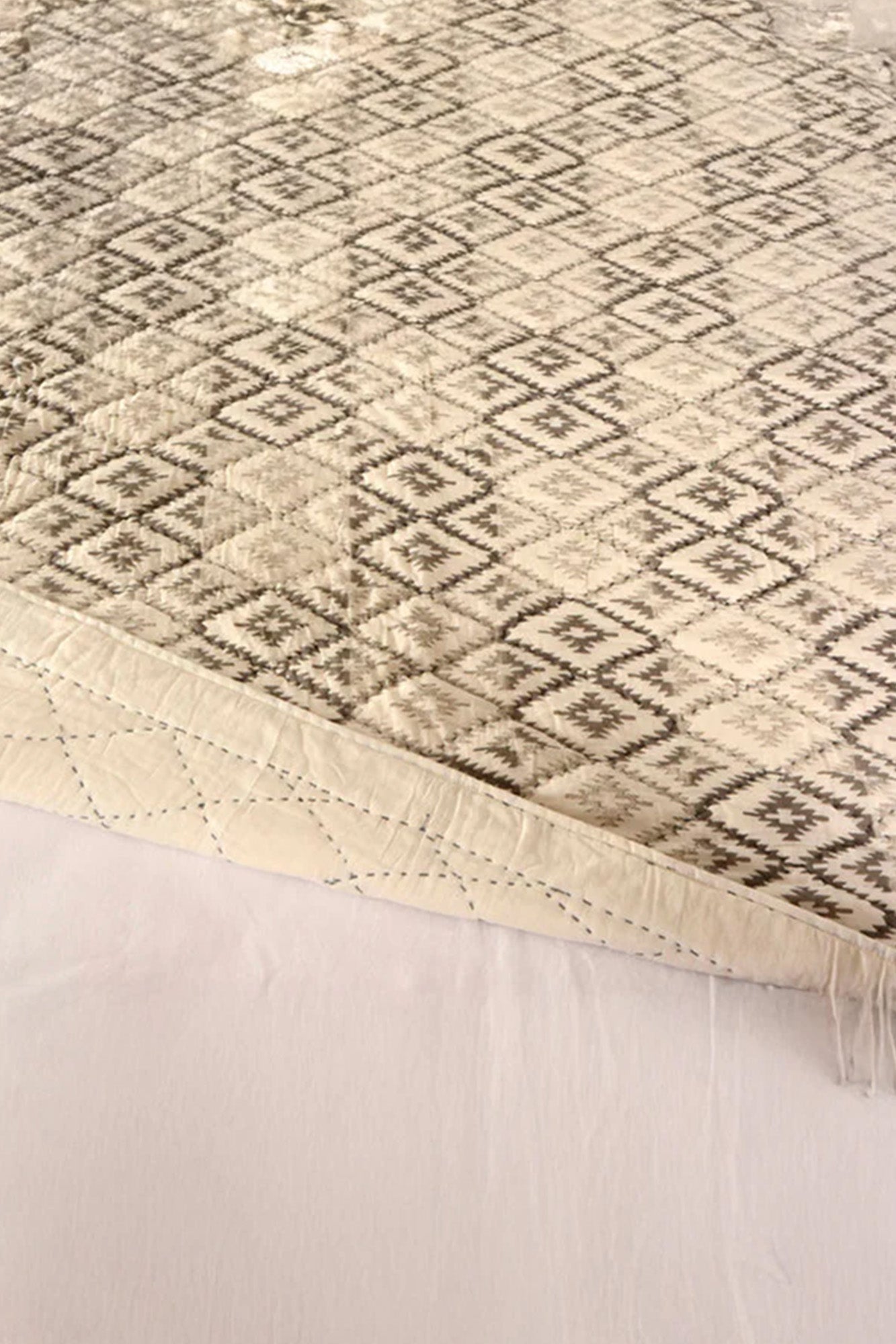 Grey Geometric Razai