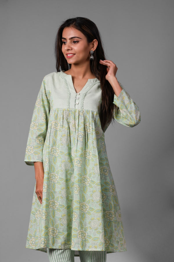 Women Short Dress Bells of Ireland