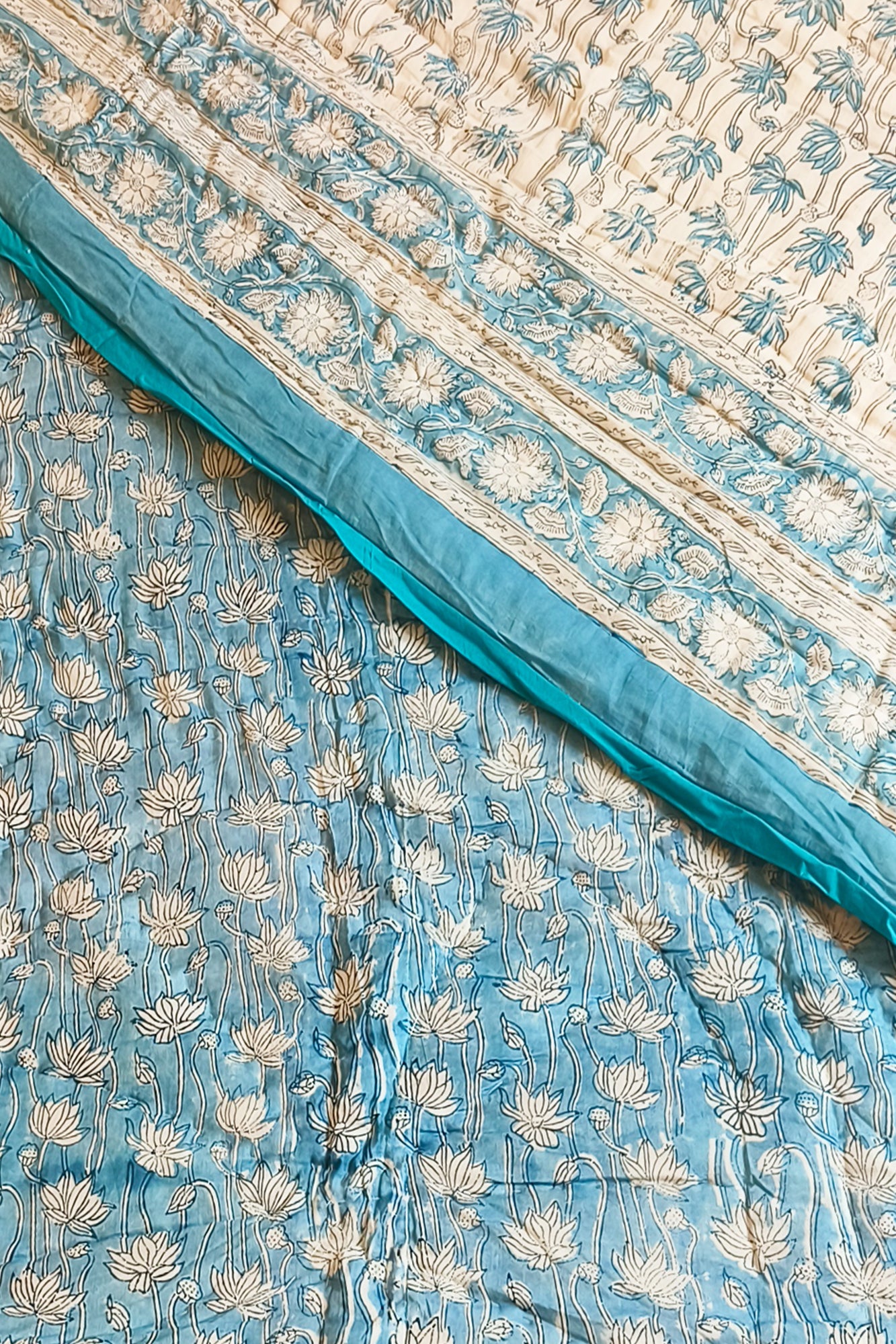 Aqua Lotus Razai
