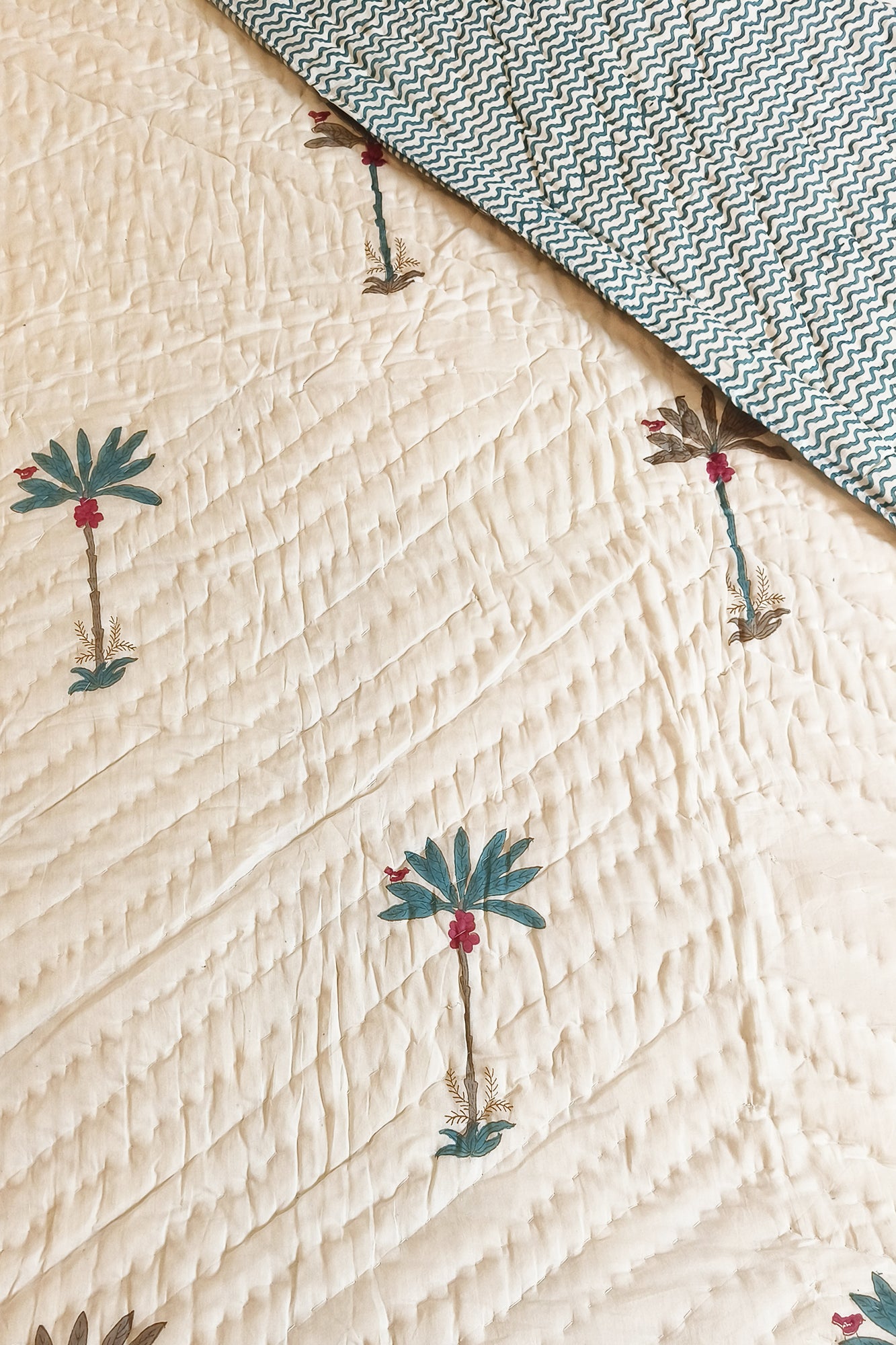 Tropic Threads Razai