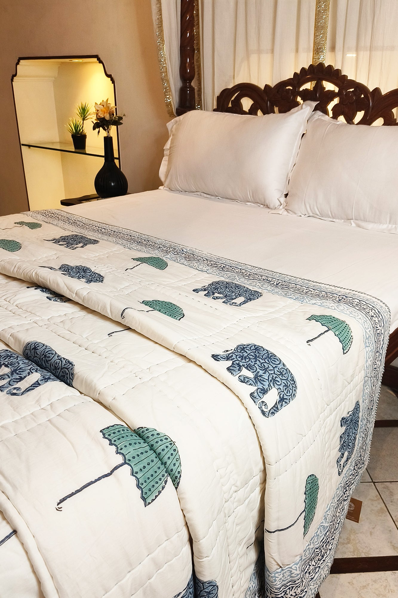 The Umbrella Trunk Razai