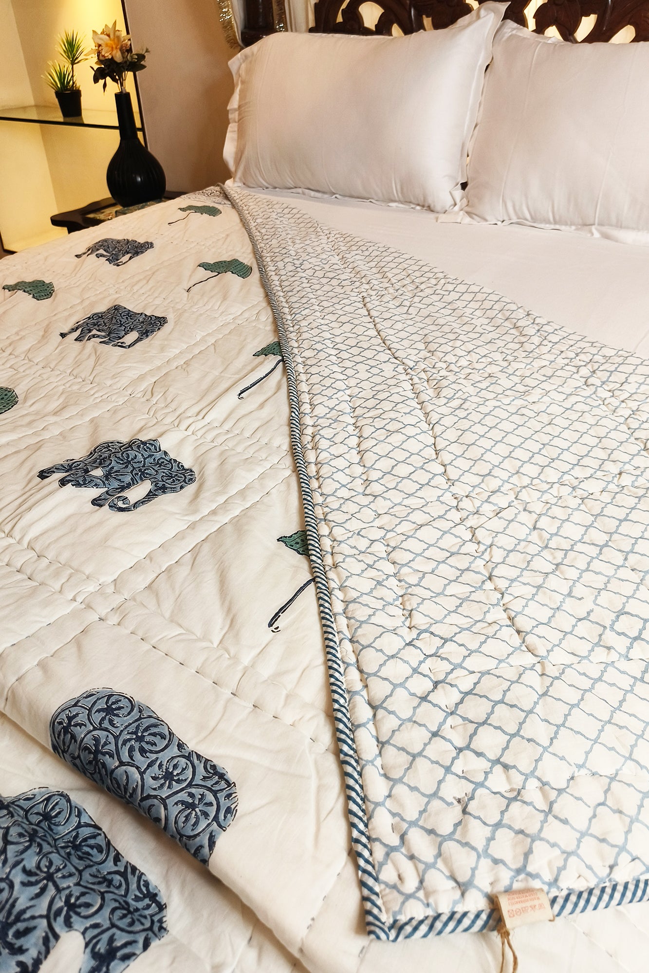 The Umbrella Trunk Razai