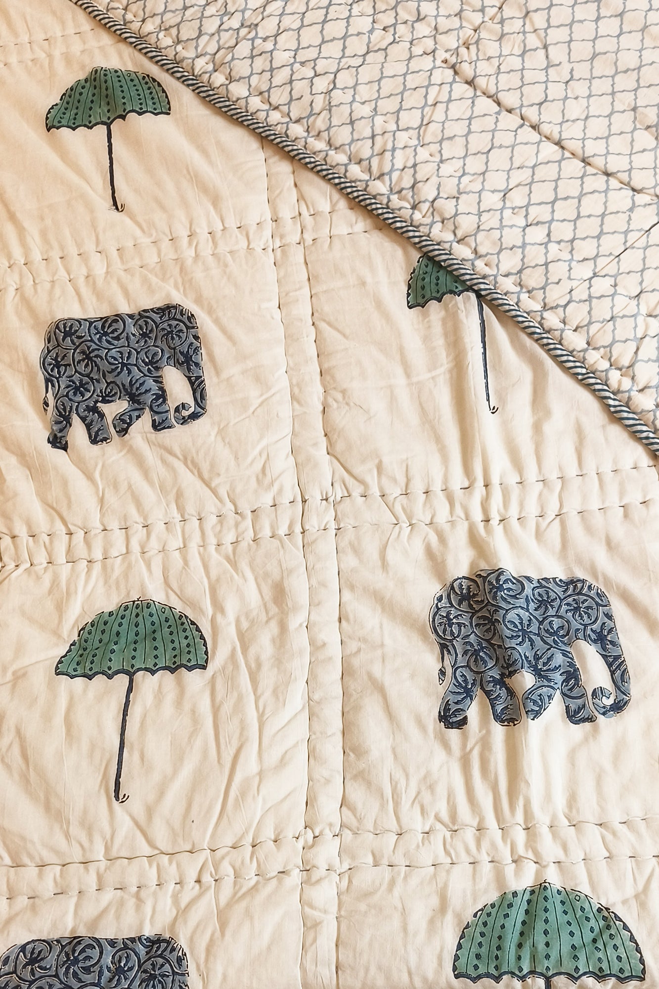 The Umbrella Trunk Razai