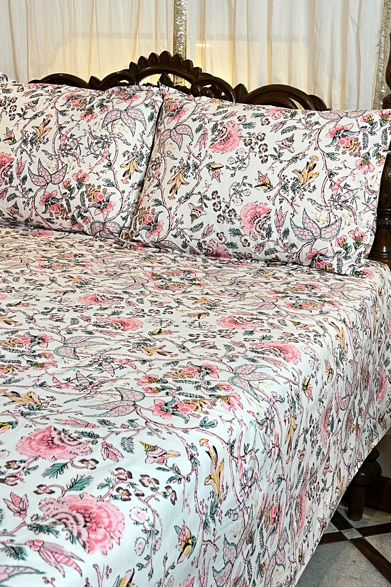 Jacobean Floral Bed Sheet With Pillow