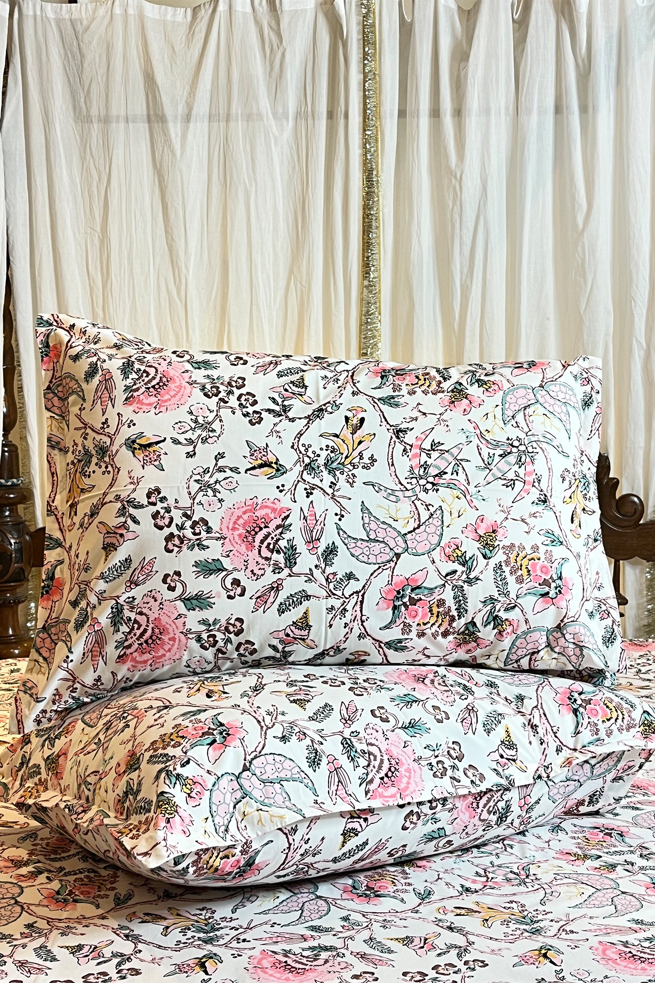Jacobean Floral Bed Sheet With Pillow