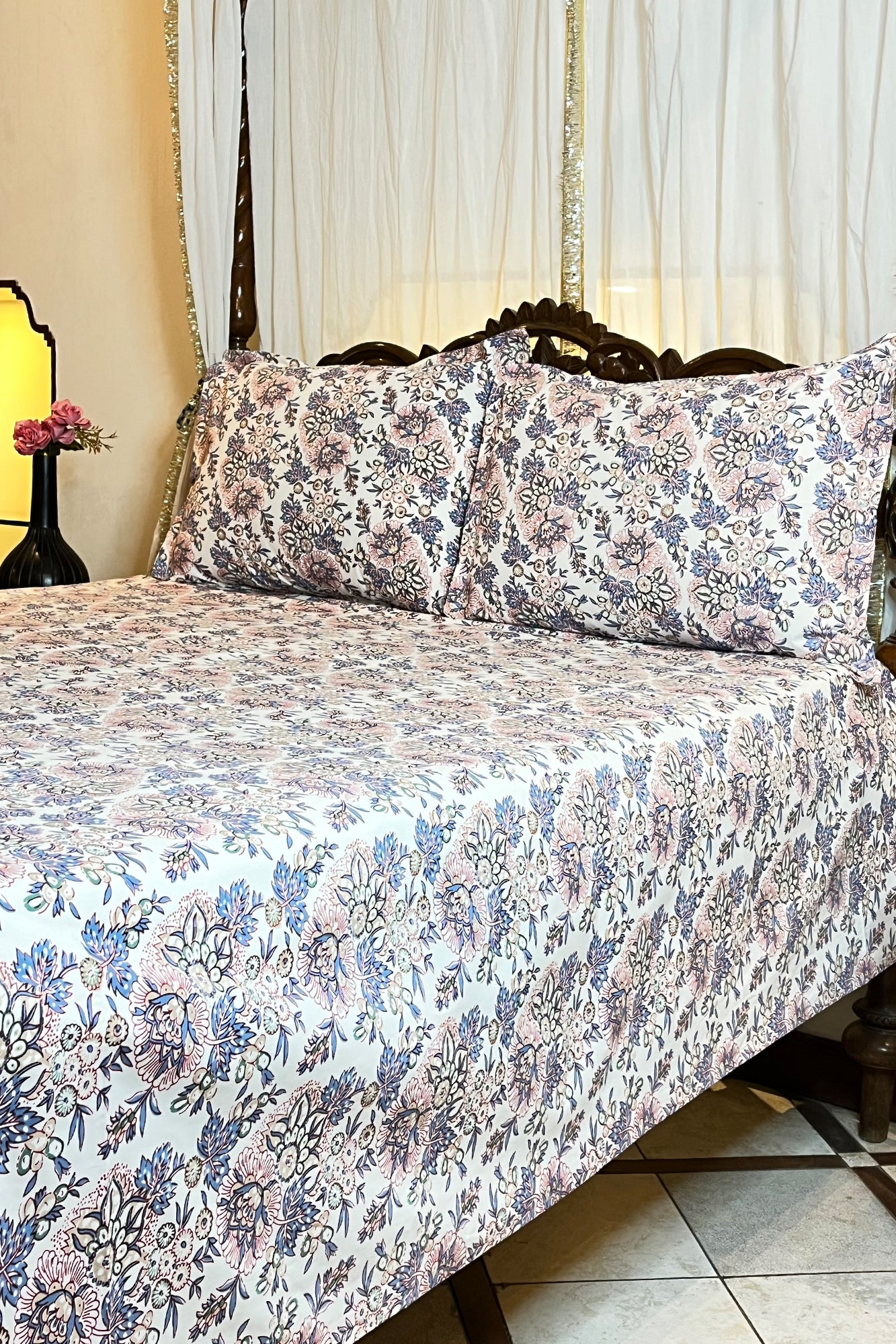 Gooseberry Bed Sheet With Pillow