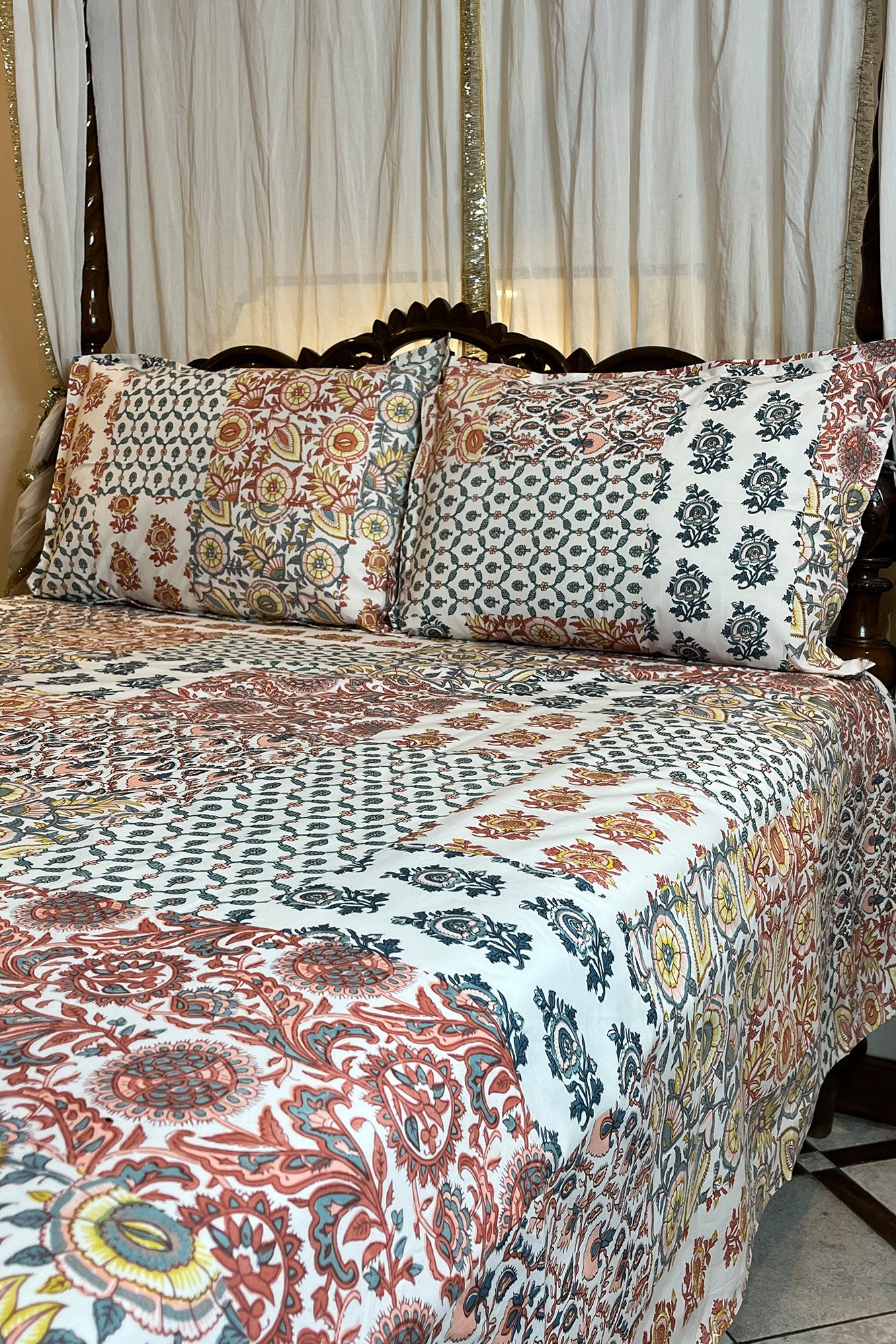 Patch Work Bed Sheet With Pillow