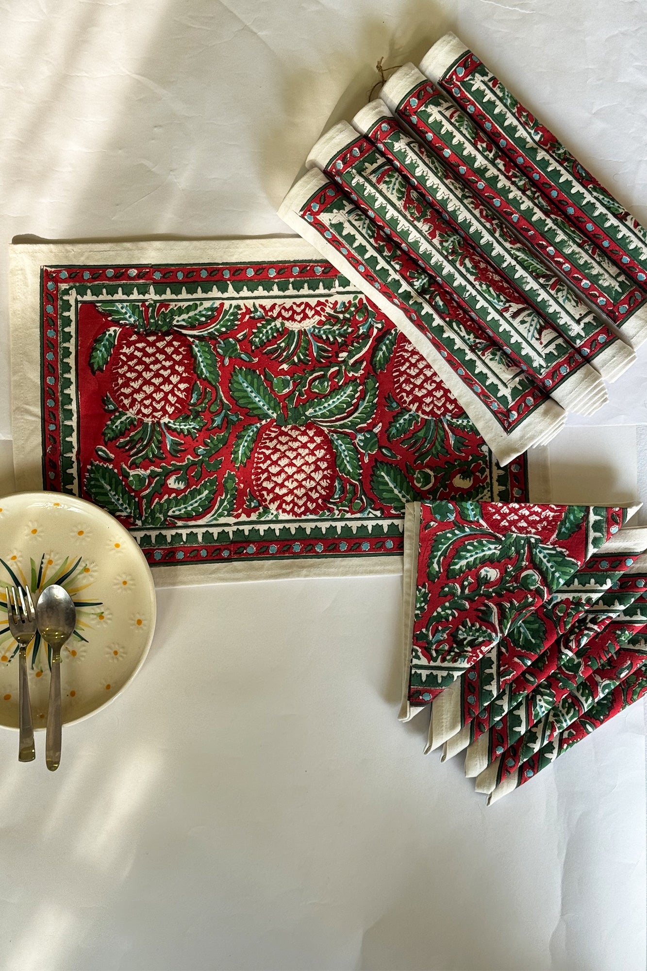 Red Pineapple Placemat Set of 12