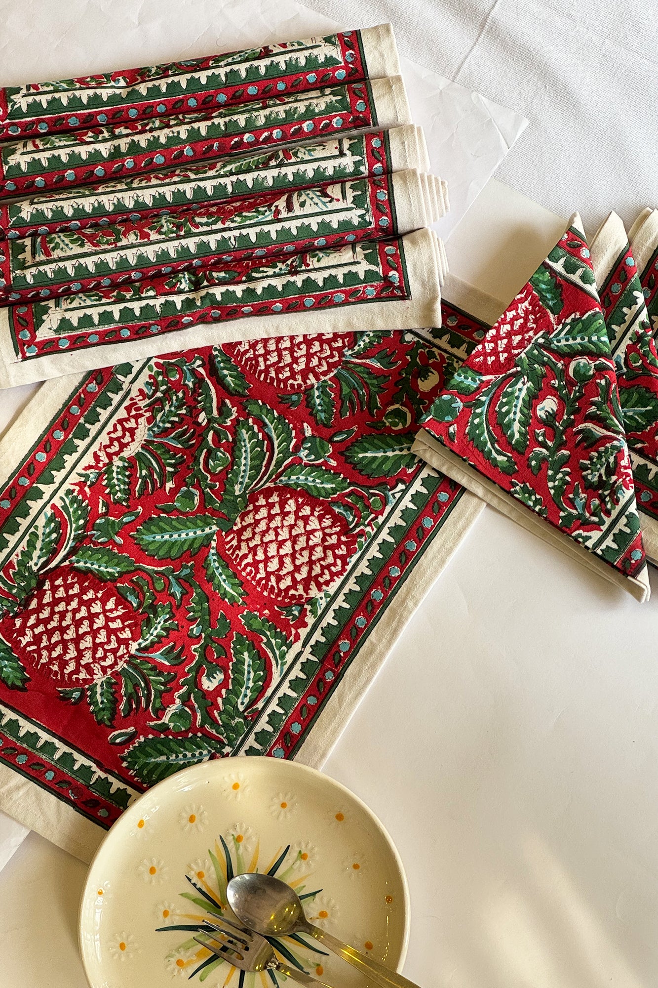 Red Pineapple Placemat Set of 12