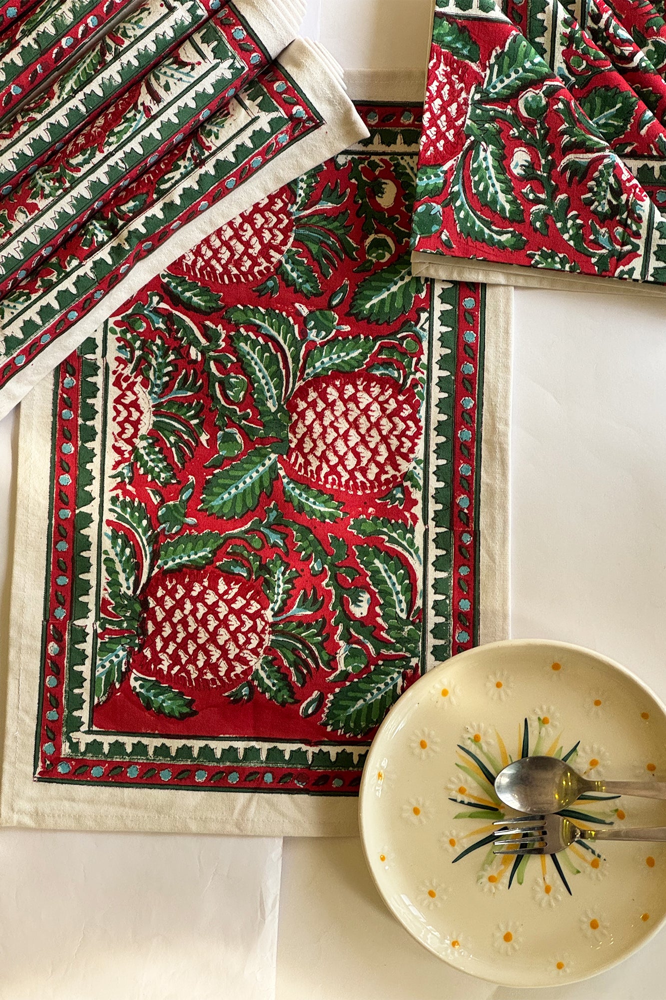 Red Pineapple Placemat Set of 12