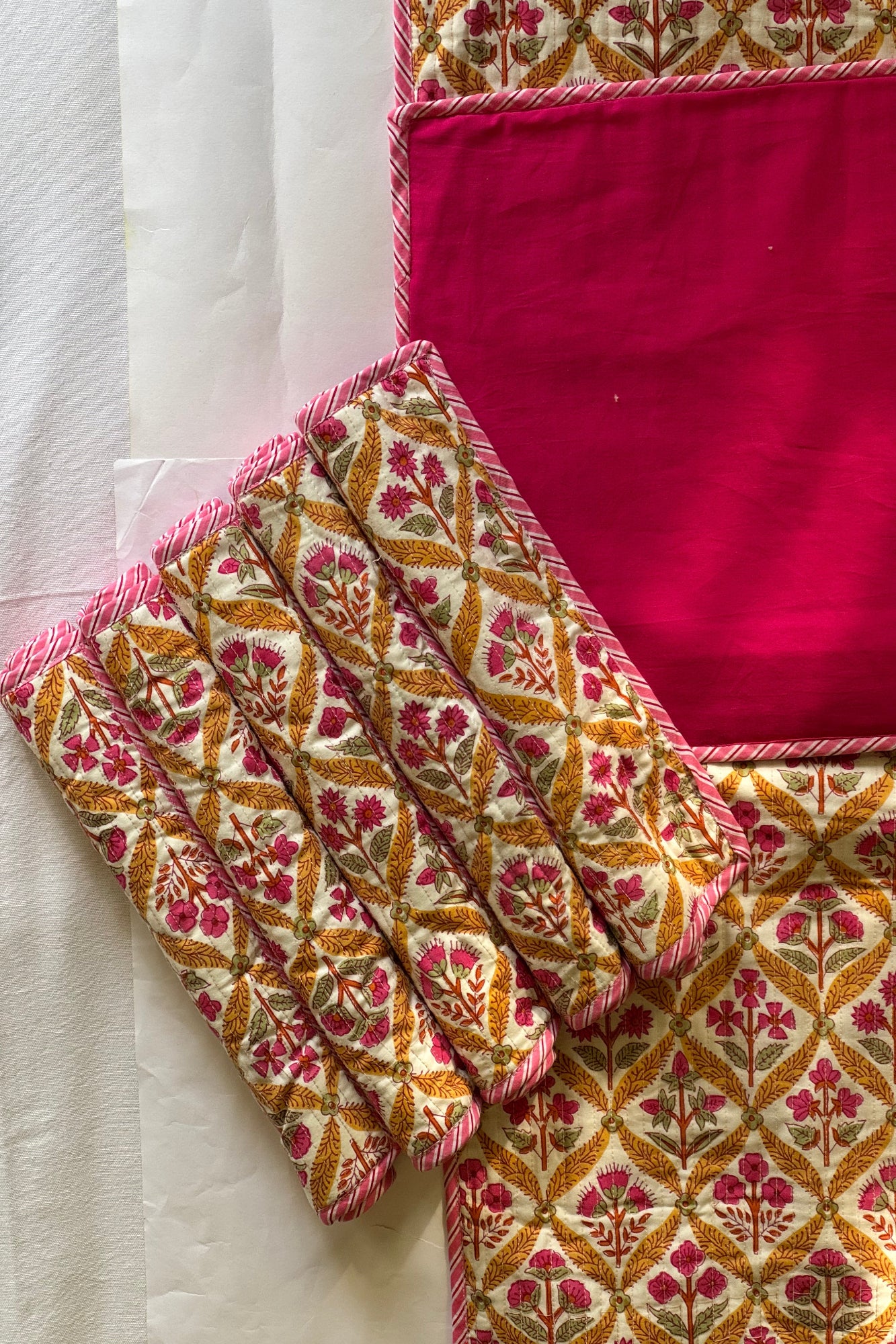 Pink City Jaal Quilted Reversible Placemat Set of 7