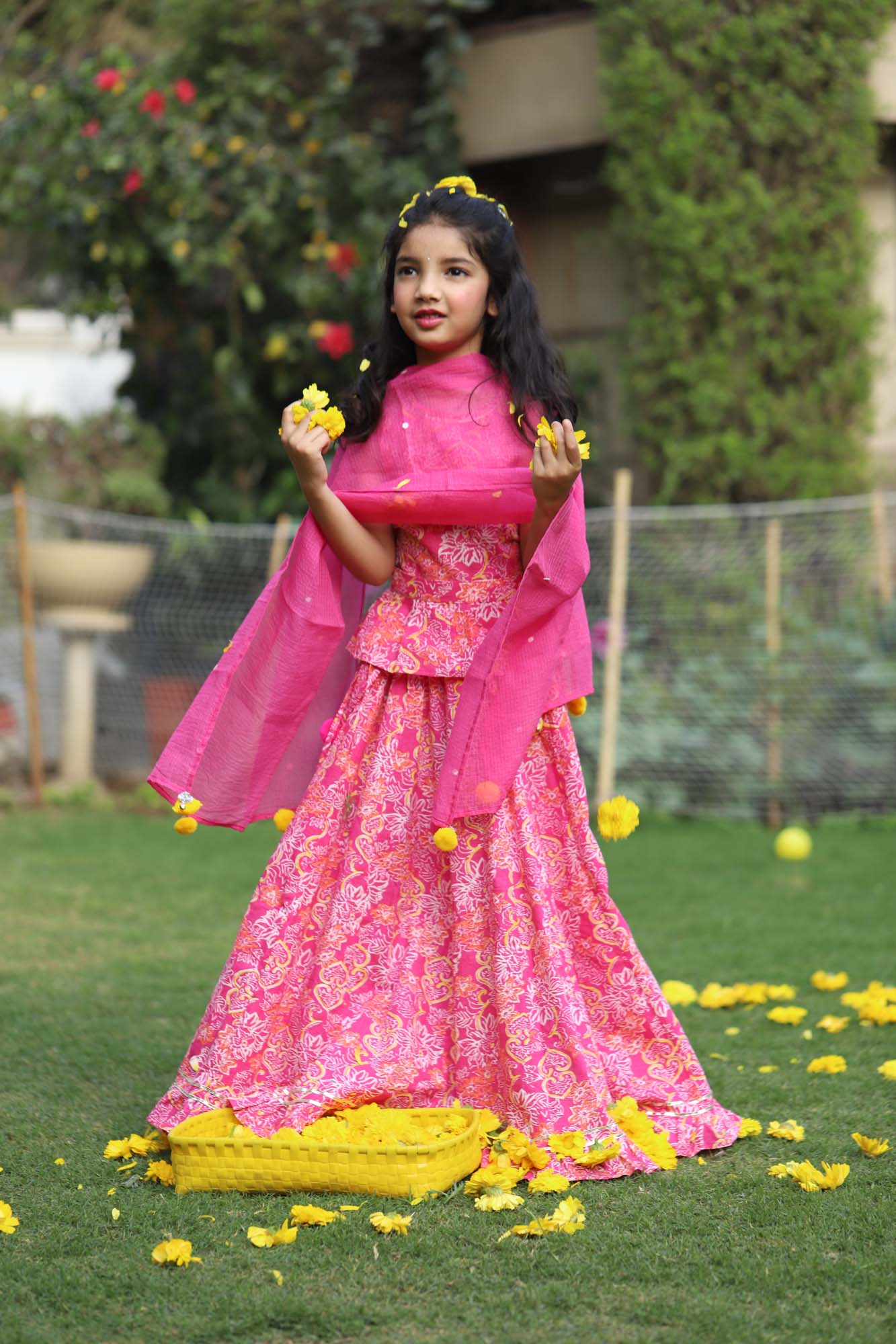 Girl Gulabi Lehenga Set S/3