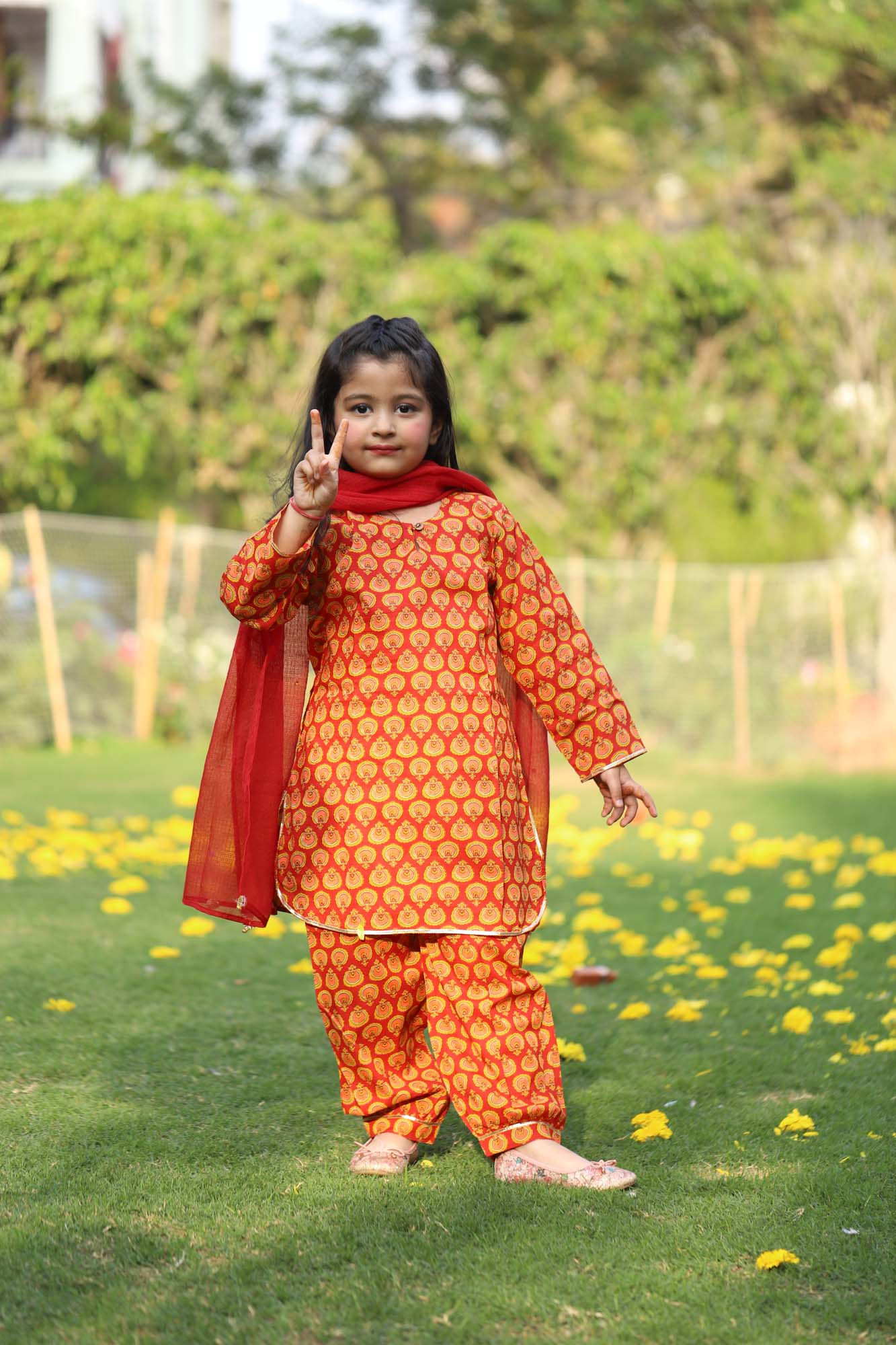 Girl Laal Kurta Set S/3