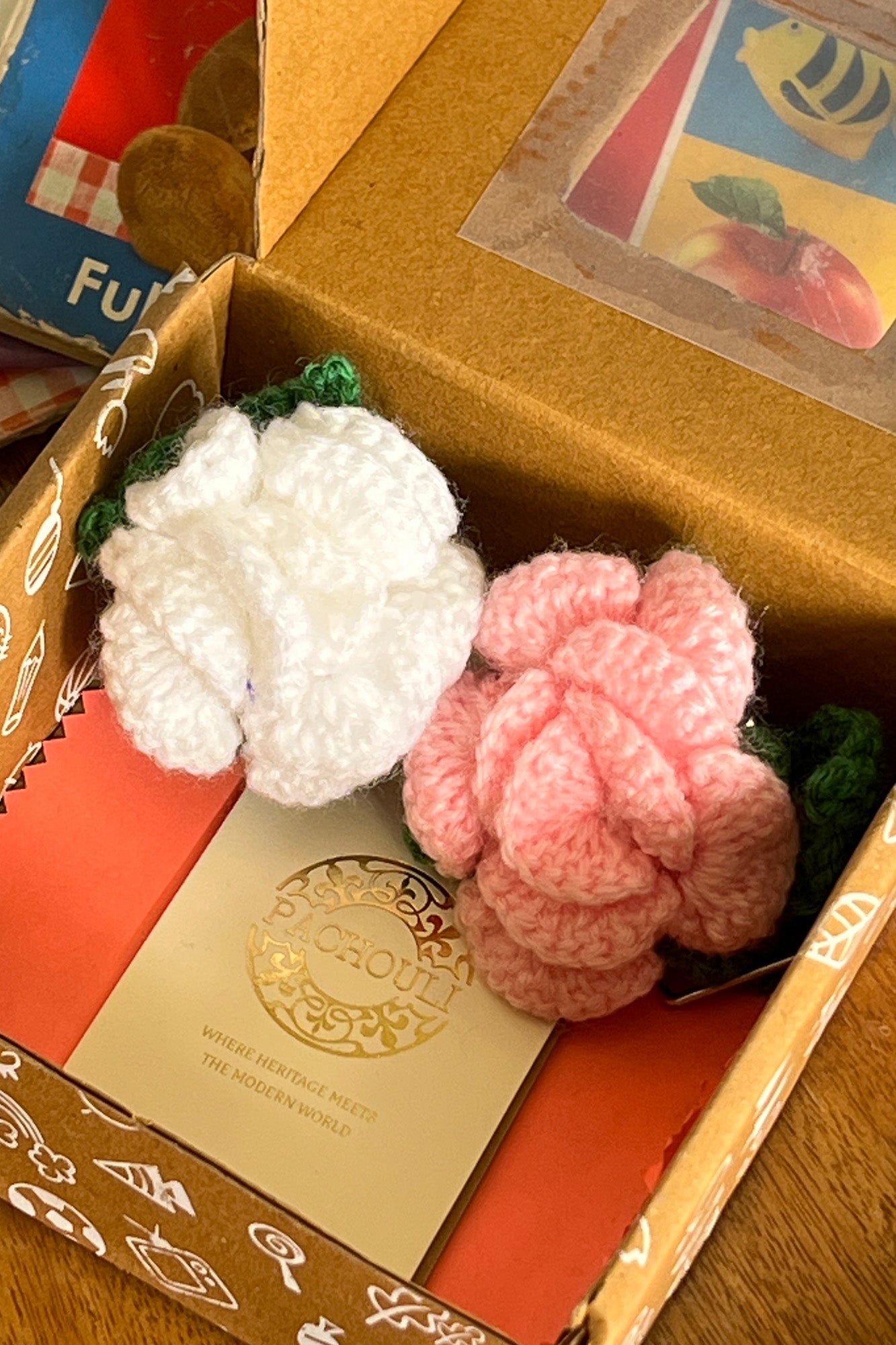 Roses Couple Charm Gift Box