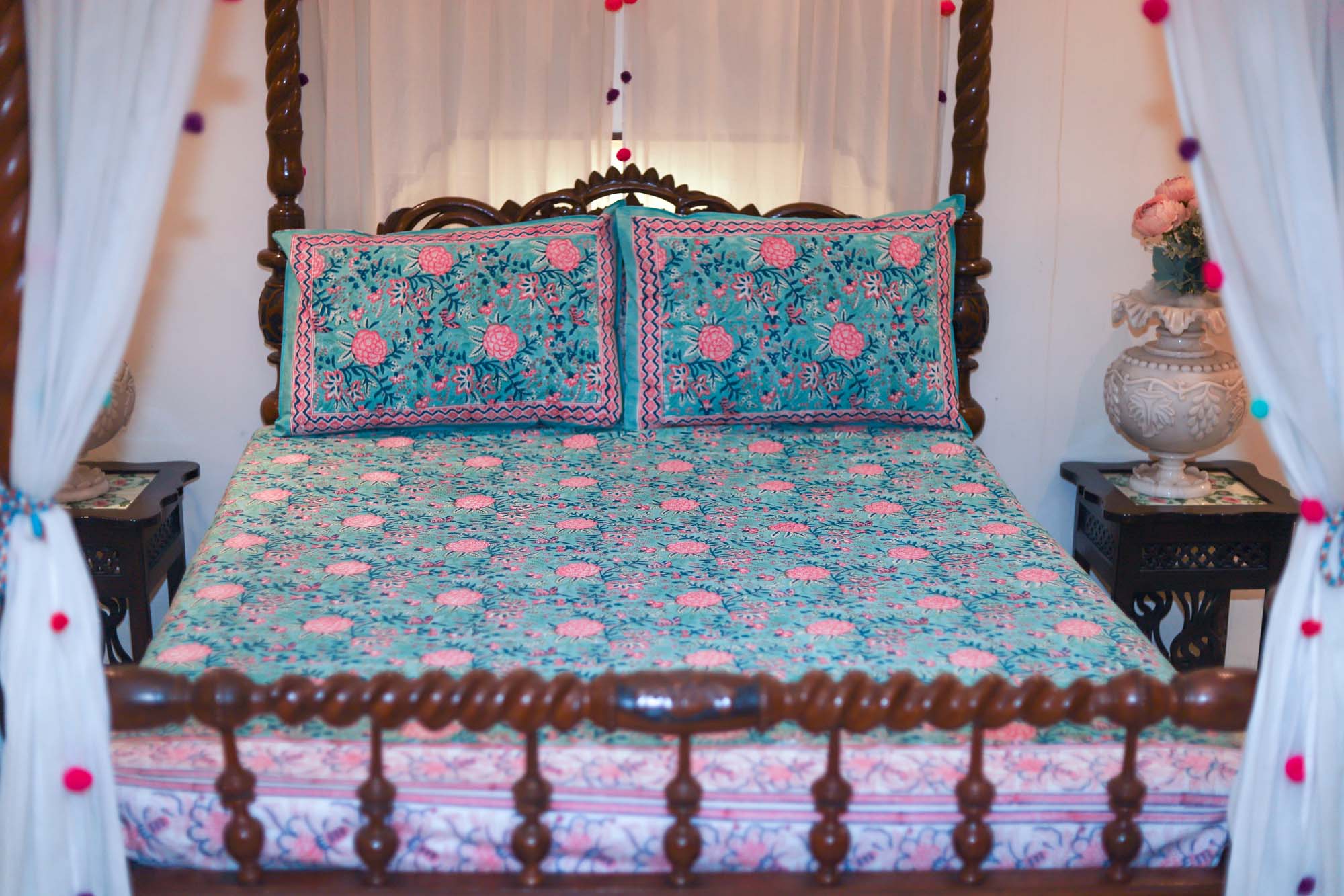 Rose Garden Bed Sheet With Pillow
