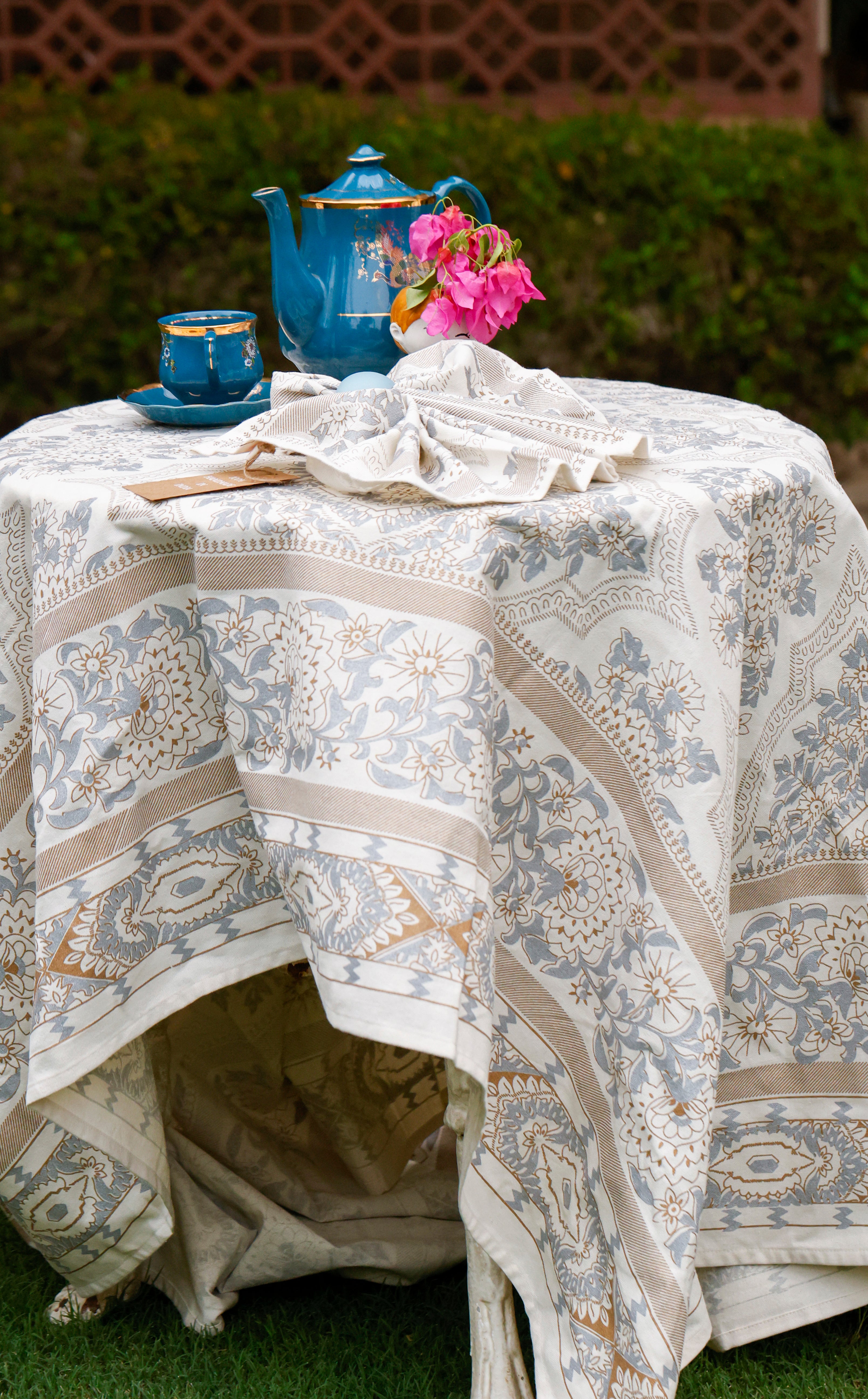 Table Cover Silver Gold