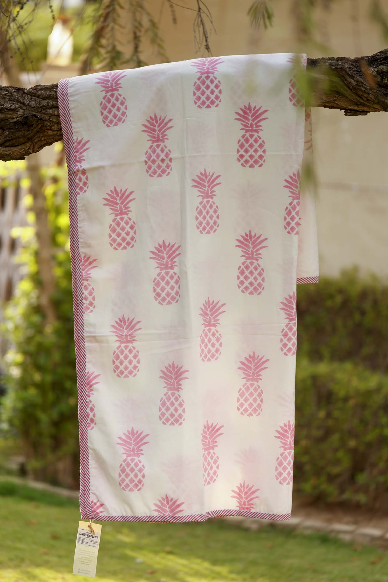 Pink Pineapple Dohar