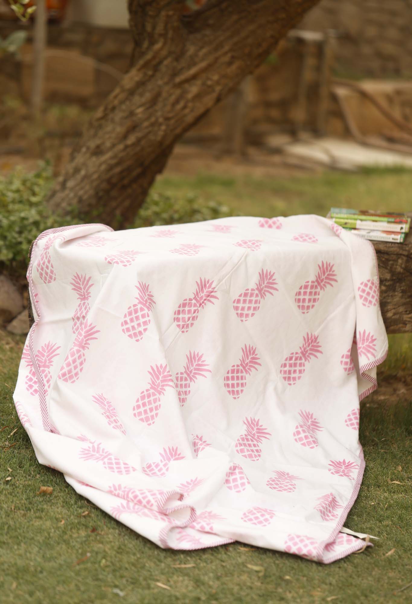 Pink Pineapple Dohar